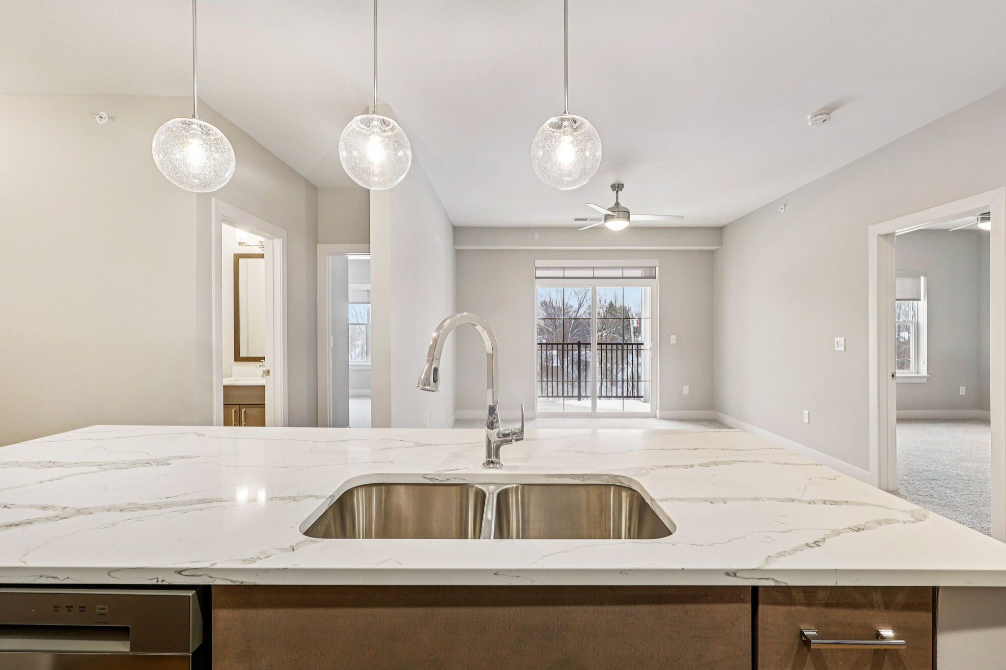 12-web-or-mls-939 Rosemary Ave Unit 312-S0502-012.jpg