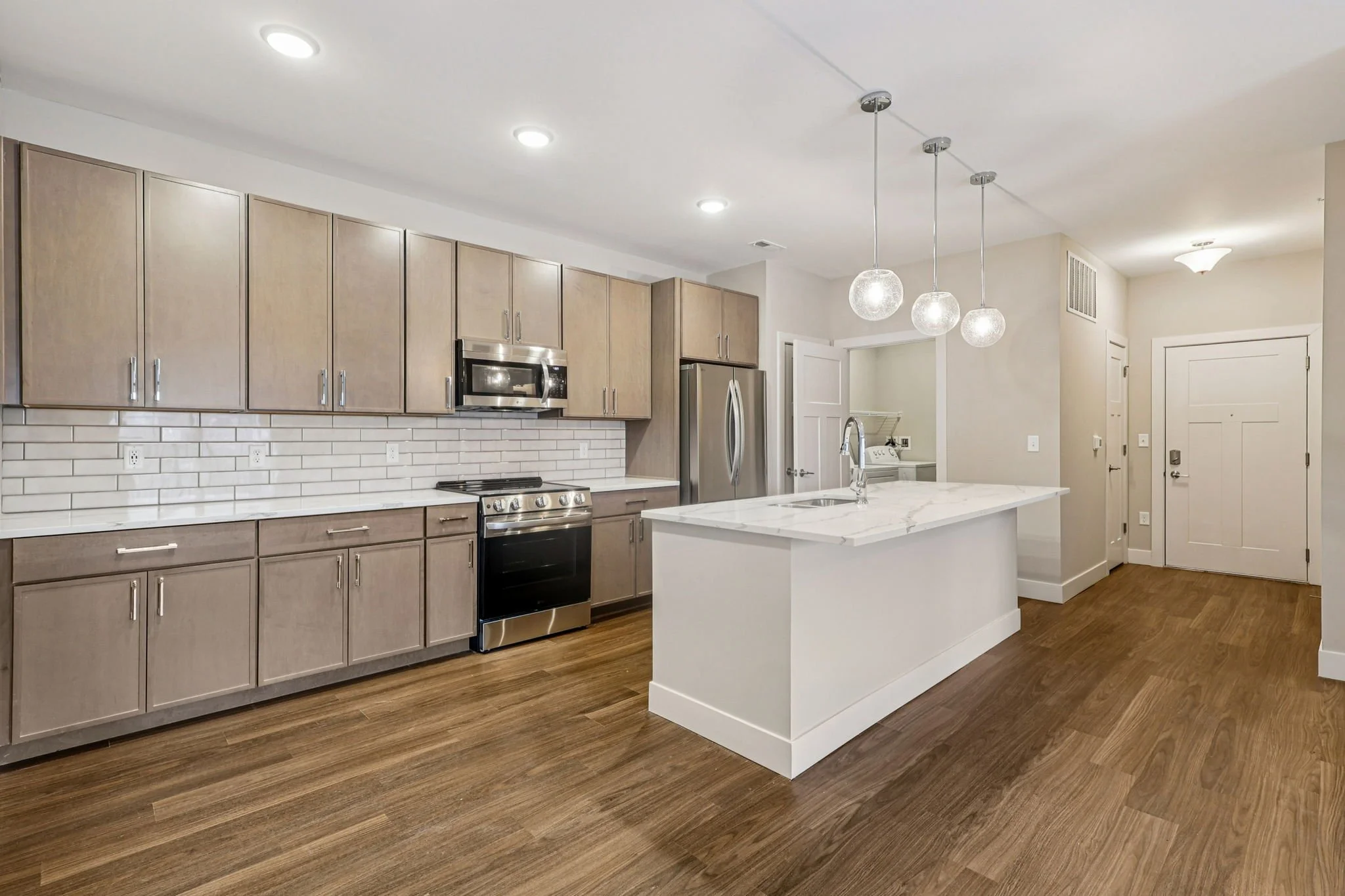 8-web-or-mls-939 Rosemary Ave Unit 312-S0502-008.jpg