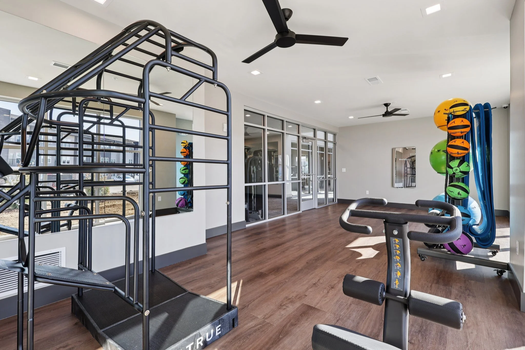 110-web-or-mls-Rosemary Ave-2802-923.jpg