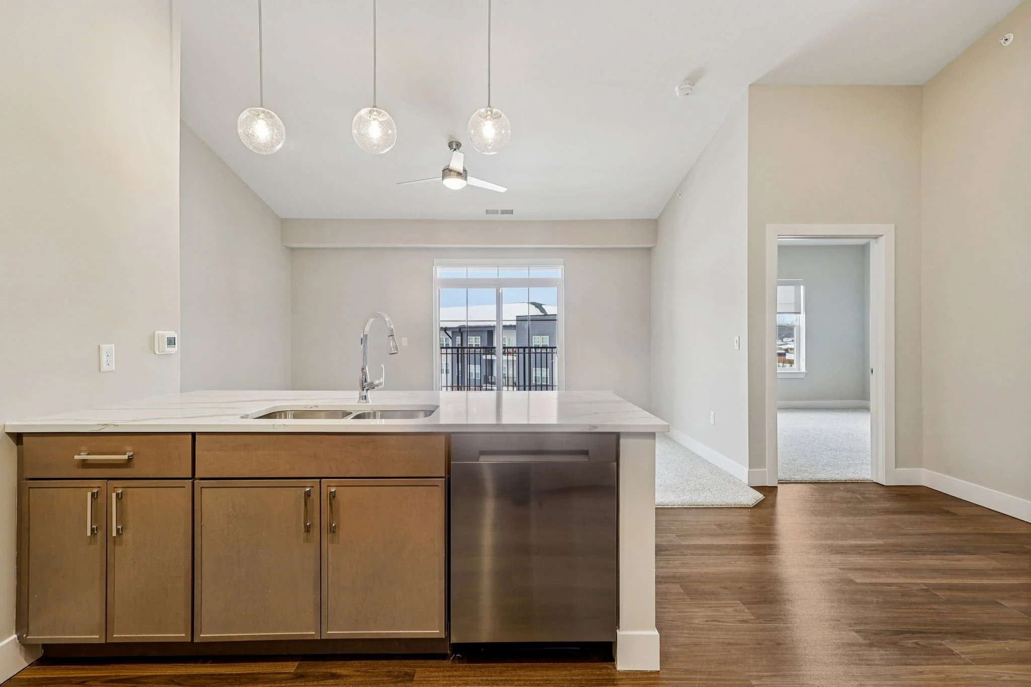 76-web-or-mls-939 Rosemary Ave Unit 302-S0502-012.jpg