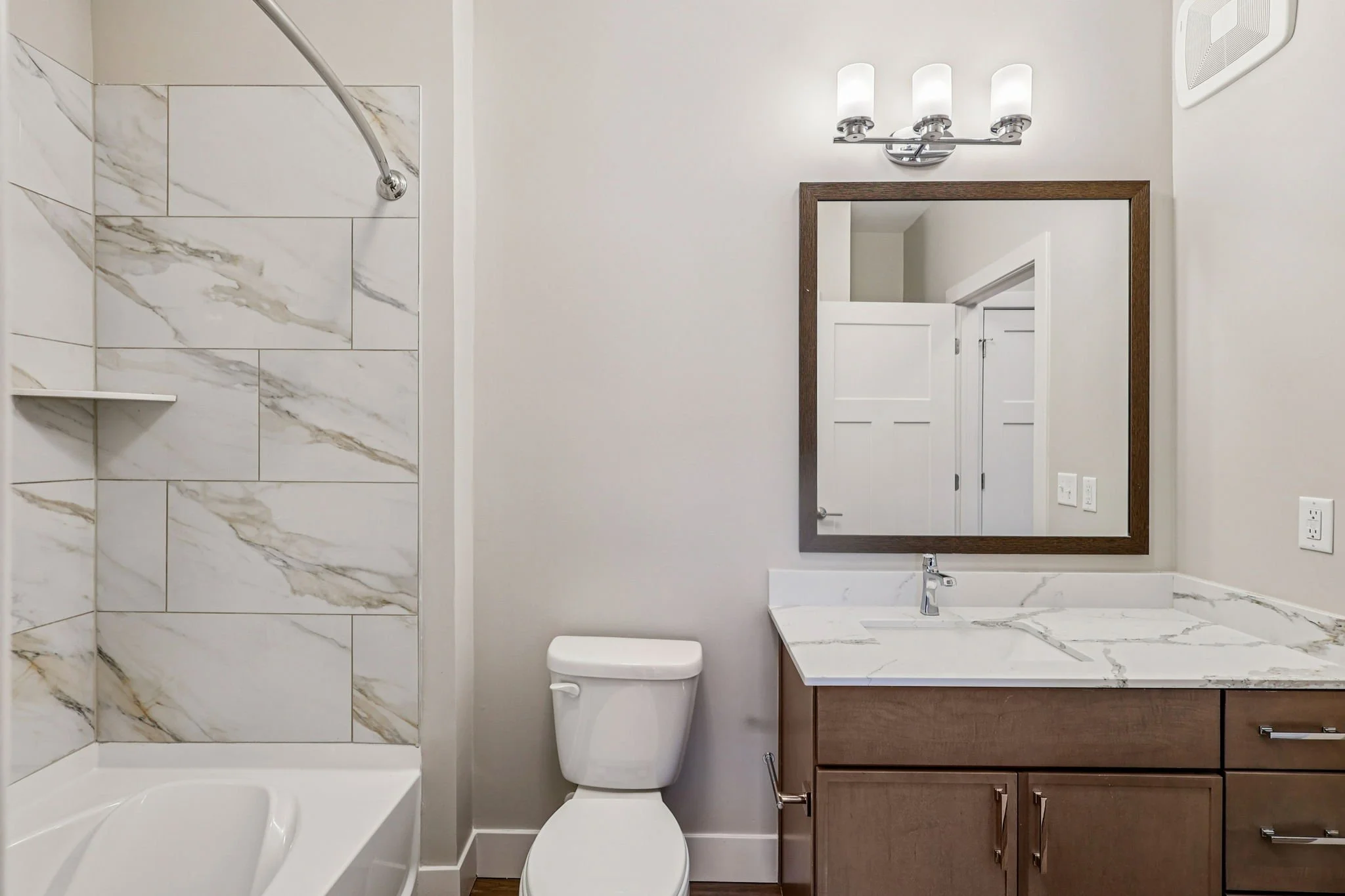 84-web-or-mls-939 Rosemary Ave Unit 302-S0502-018.jpg