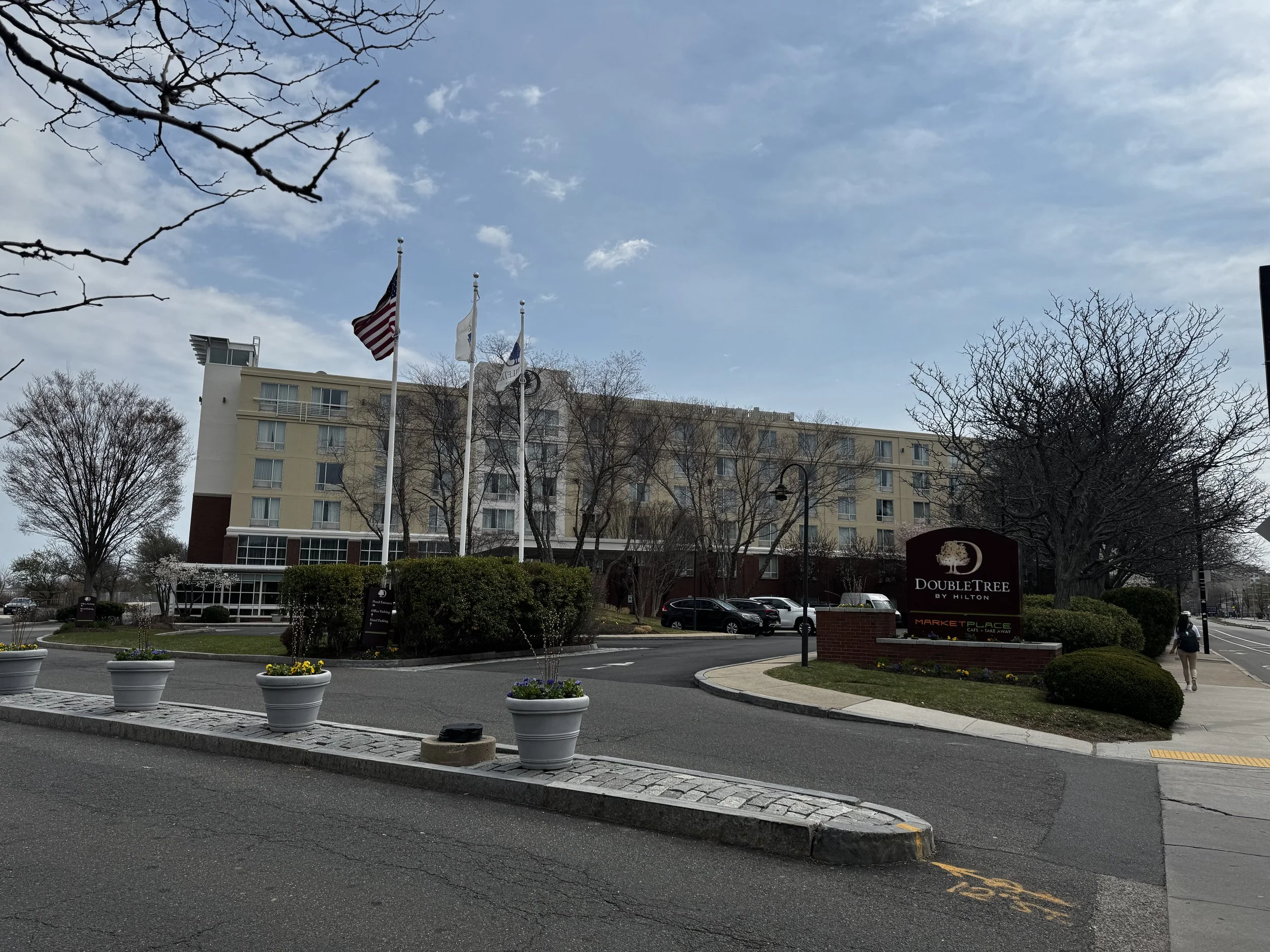 A Stay at the DoubleTree by Hilton Hotel Boston Bayside: Comfort with Room for Improvement