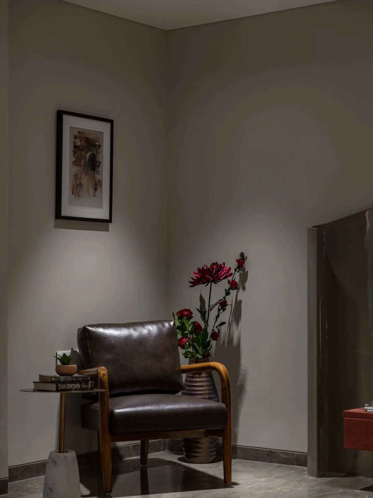 It&rsquo;s the smaller moments that stay with you. An inviting study nook, a quiet chair for conversation, a landing that invites pause. These in-between spaces soften the home, turning circulation into experience. Designed for stillness rather than 