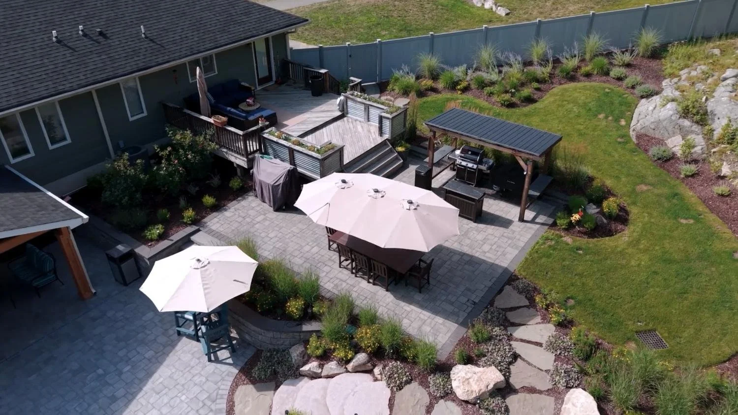 Integrated outdoor dining and cooking area in West Milford, NJ.jpg