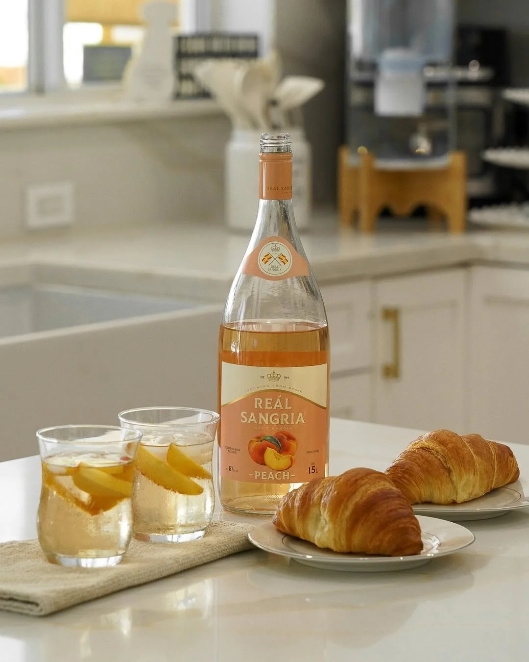 ππ· Brunch just got a serious upgrade with @realsangriausa Peach — the perfect blend of refreshing fruit flavor and Spanish flair. Just add ice, a few fresh peach slices, and your favorite croissant, and you’ve got yourself the ultimate