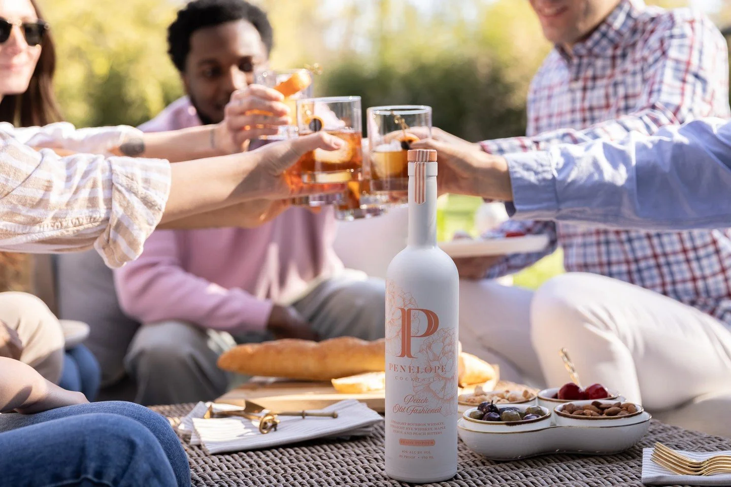 Have you tried Penelope Bourbon's Peach Old Fashioned? Crafted for backyard soirees, casual moments at home, and everything in between, the Penelope Peach Old Fashioned is made with straight bourbon and rye whiskey, peach bitters and farm sourced 100