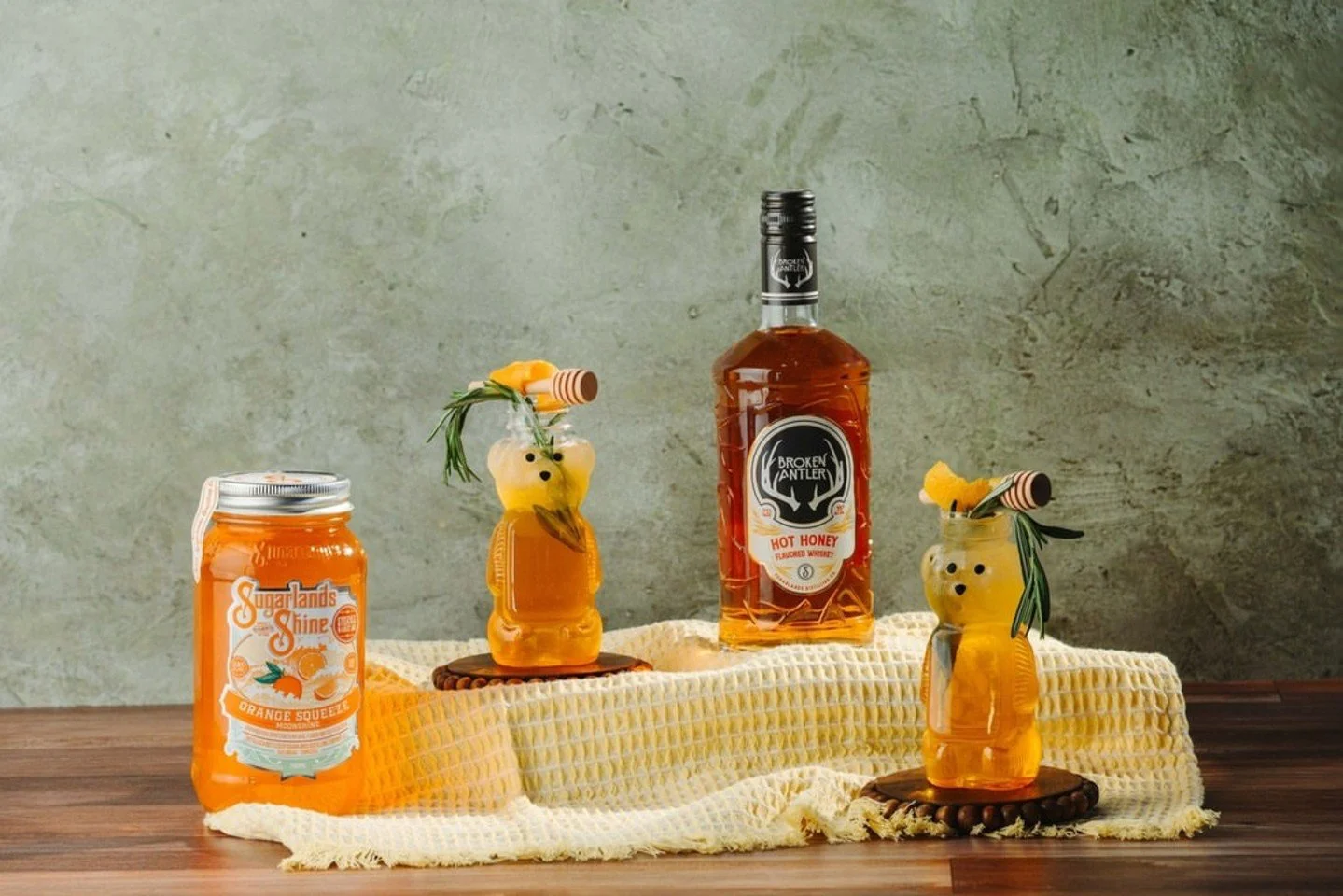 The Hot Honey Bear 

Combine in a glass with ice: 

🍯 1.5 oz. Hot Honey Broken Antler Whiskey
🍯 .5 oz. Orange Squeeze Moonshine
🍯 Top with club soda 
🍯 Garnish with an orange peel and rosemary

Best Brands proudly distributes Broken Antler Whiske