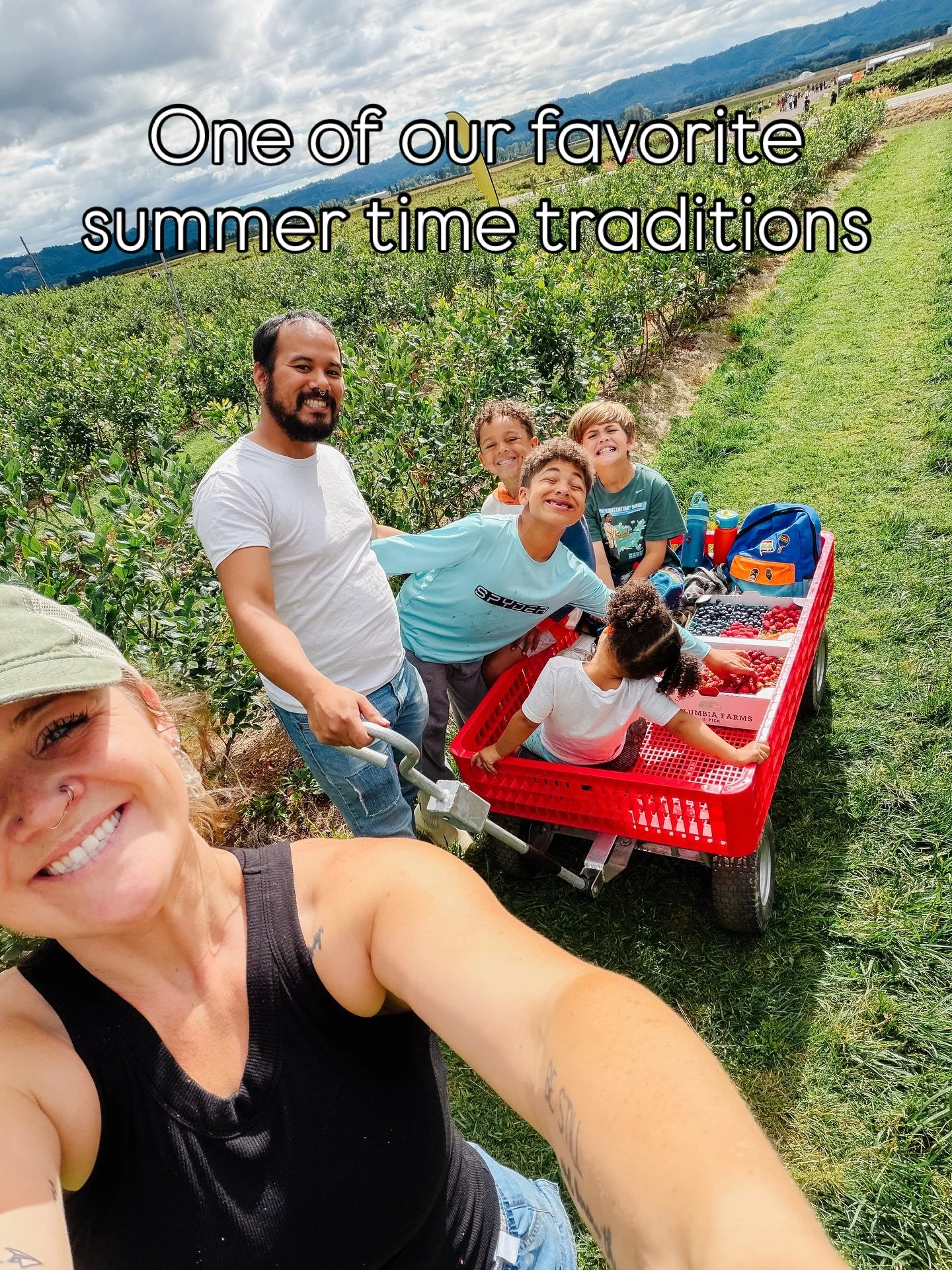 Grateful for this fam &amp; these days together 🫶🏻

Thank you for being part of creating a magical childhood of connection, with me for them, @budbigler ✨

#columbiafarmsupick #upickfarm #berrypicking #pdxparent