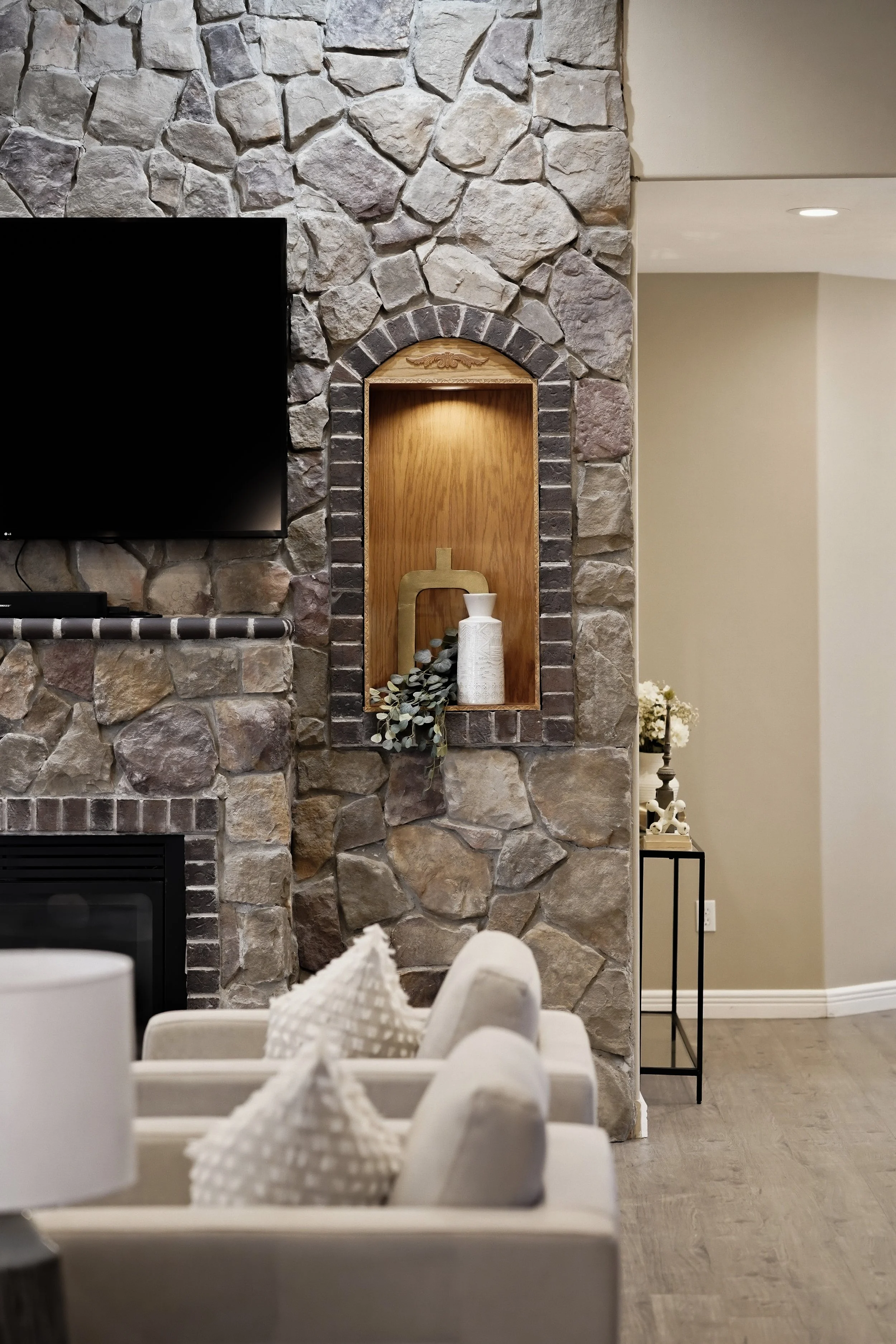 Inside-Media-Conklin Detail-6.JPG
