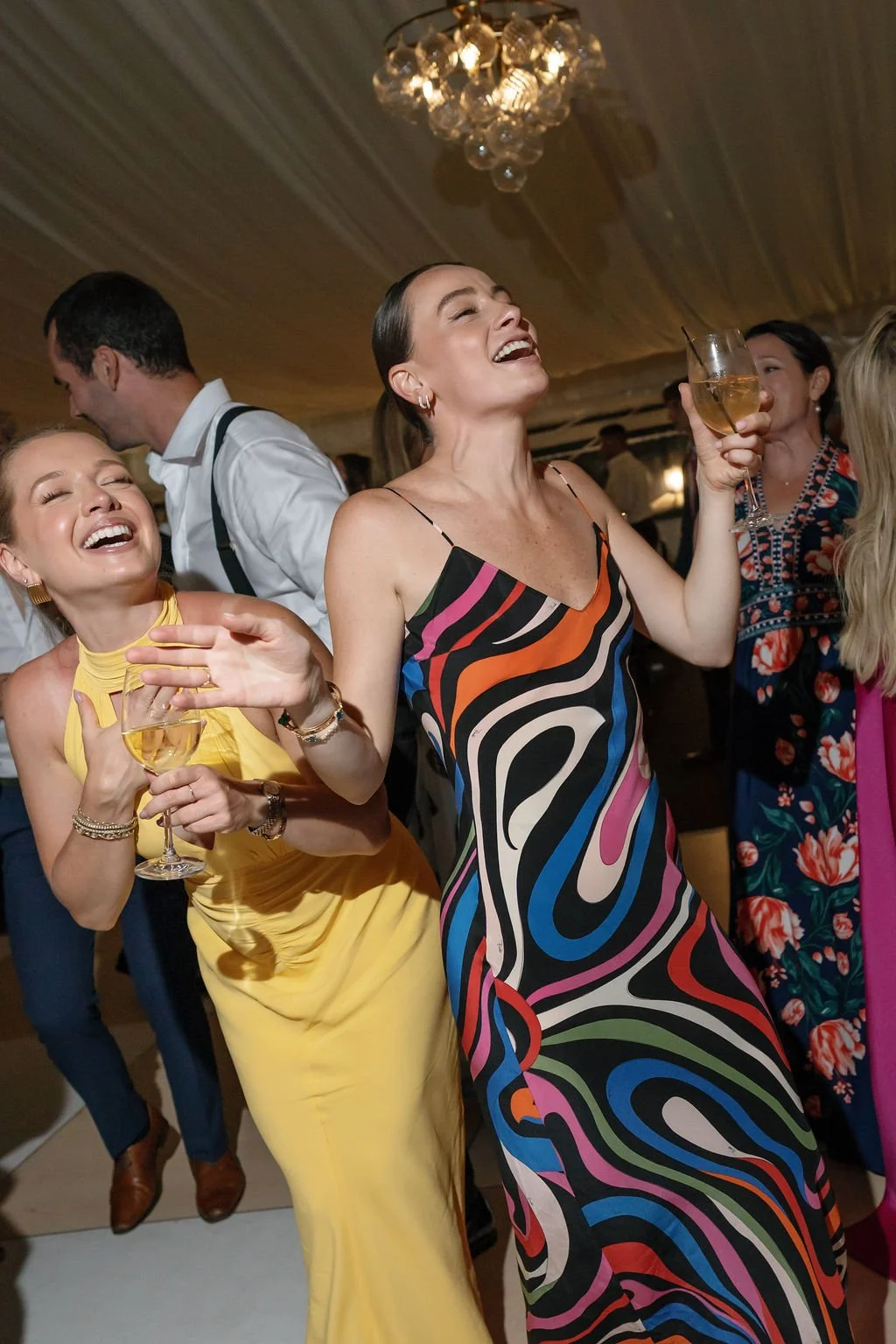 Sagamore-resort-luxury-wedding-guests-dancing.jpg
