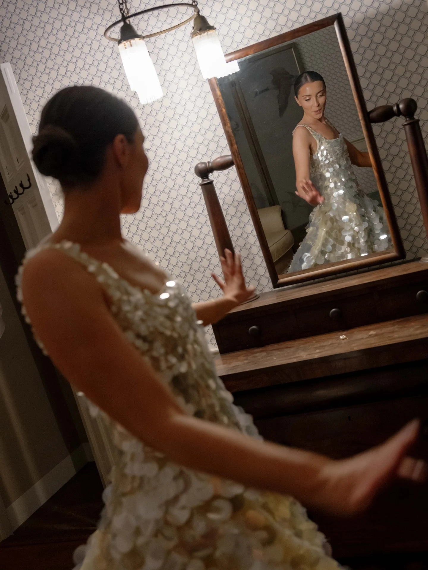 a show-stopping second dress ✨
.
.
.
.
@thewadsworthhomestead 
@gather_planning 
@forage_flower_co 
@_juliaglam_ 
@hair.by.kathy