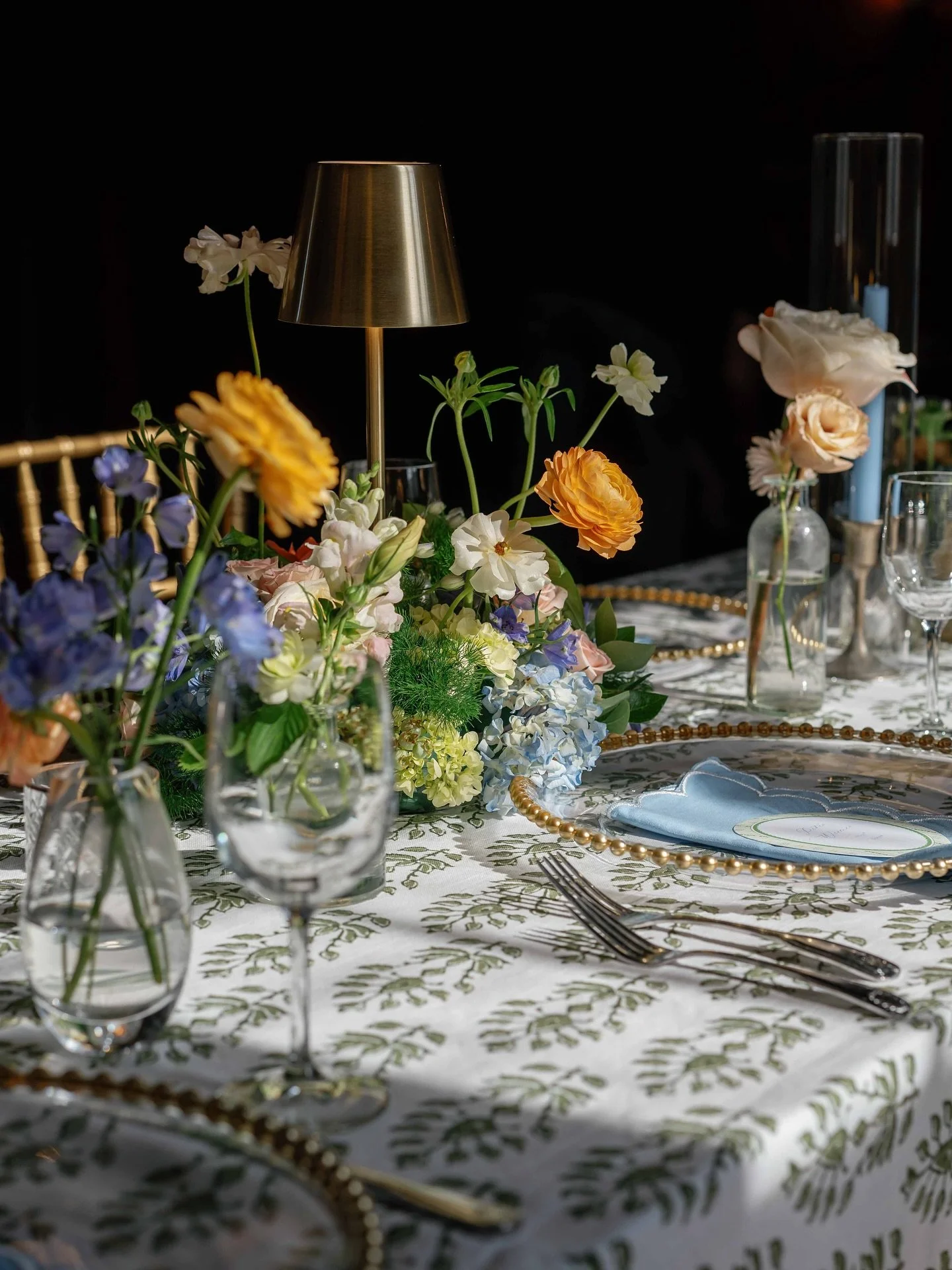 Dreamy details for Sarah and Nate 
.
.
.
@sincerelymelissaco 
@flowersbynature 
@bushelevents 
@newivorybridal