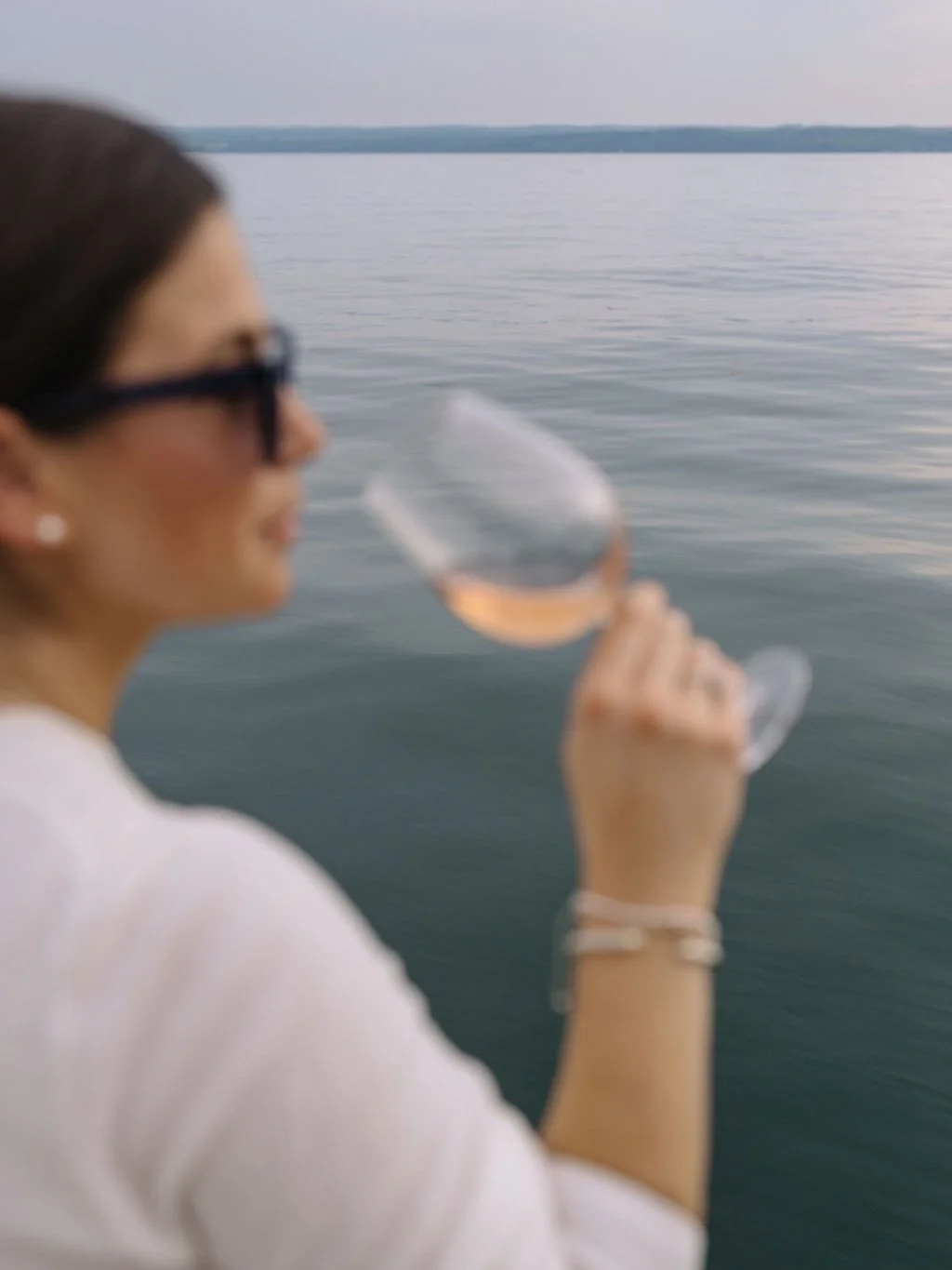 A year ago today, exploring @innsofaurora with @kellystrongevents. Such a fun afternoon on the lake with great company, conversation, and ros&eacute;❣️