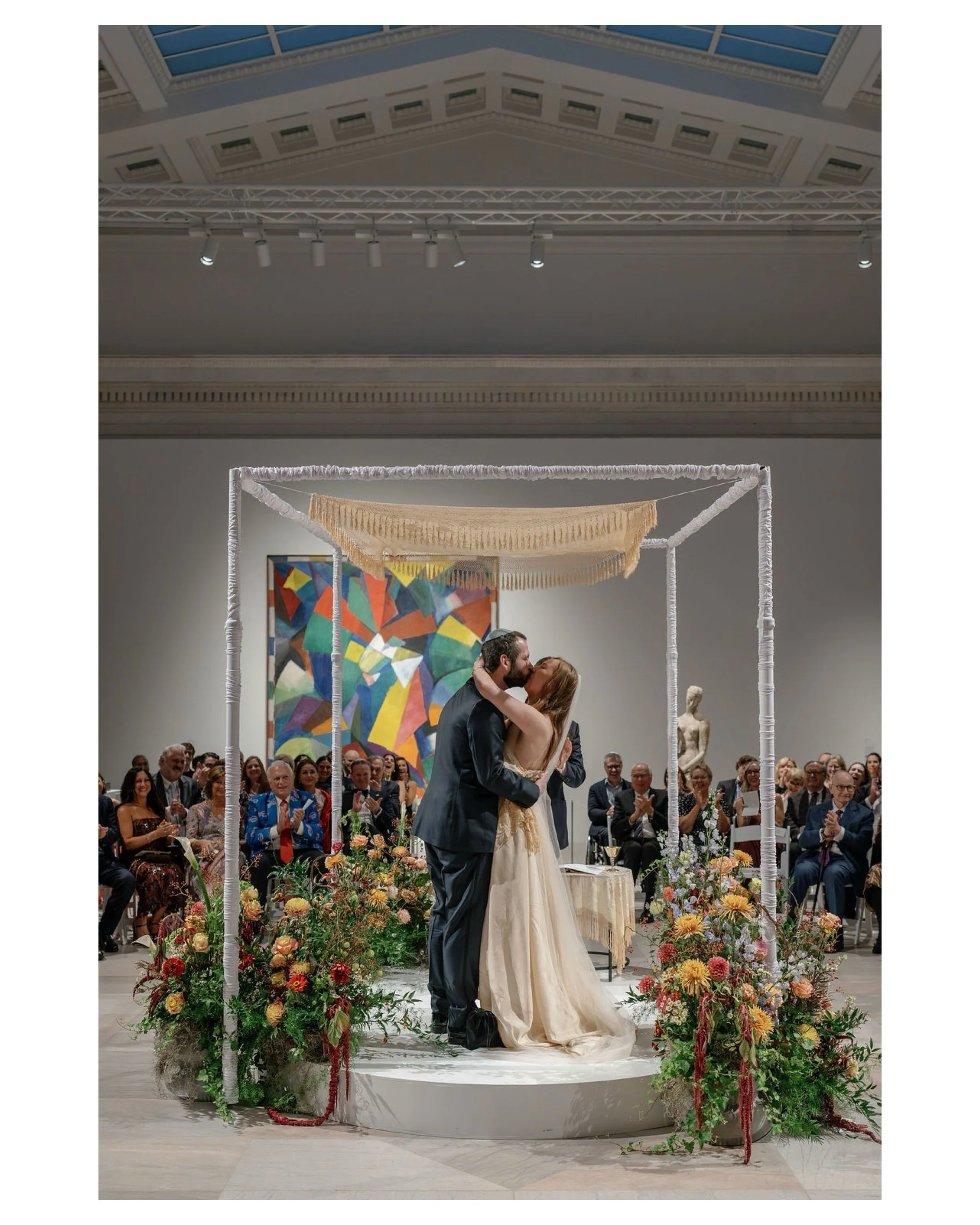 A butter yellow vintage dress, laughing until our faces hurt, and the best backdrop in the city. The most fun day with Jenna and Abraham from last fall ❤️
.
.
.
.
@buffaloakgartmuseum 
@botan_flowers 
@richscatering 
@moorevintagearchive 
@groomservi