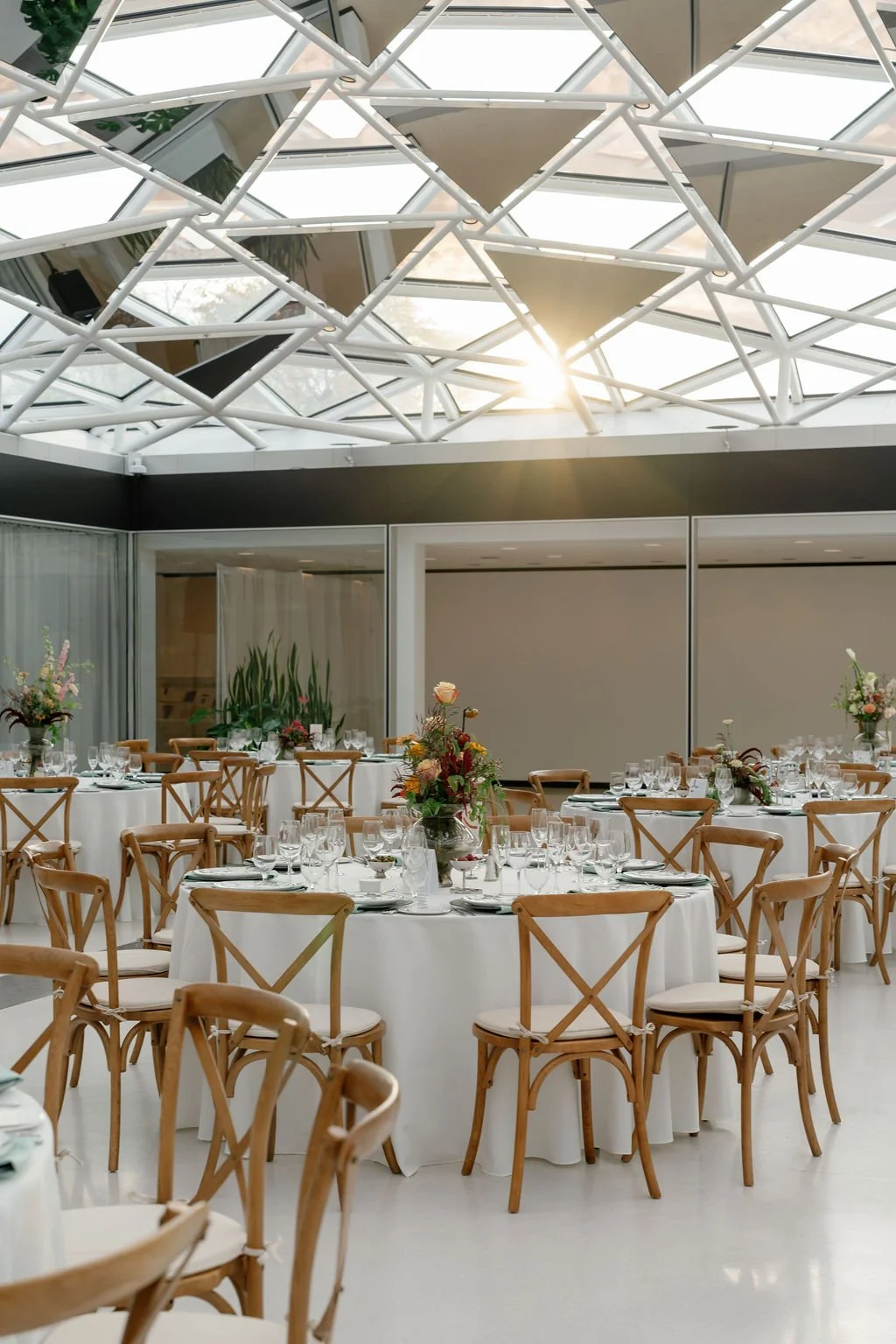 modern-art-museum-wedding-decor-2.jpg