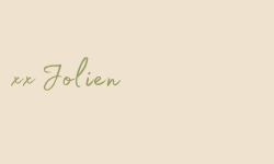 Handwritten olive-green text reading “xx Jolien” on a beige background.