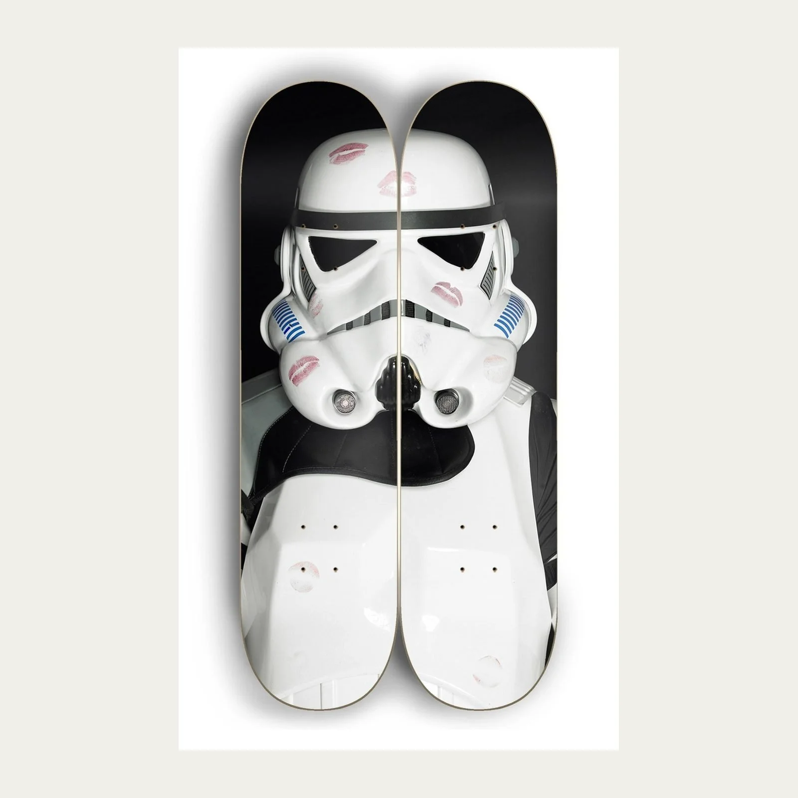 09-kissing-storm-trooper-grid.jpg