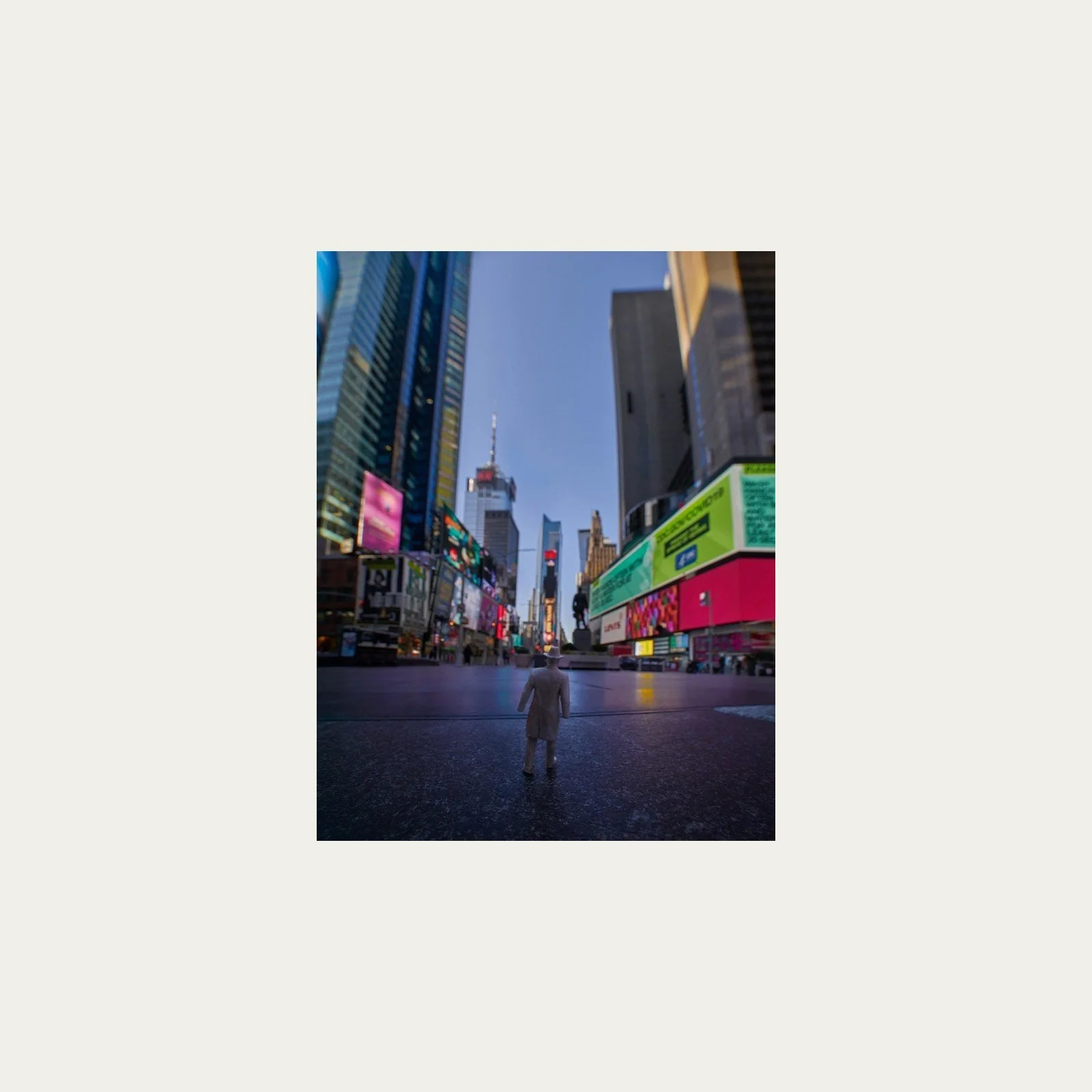 27-leo-explores-times-square-grid.jpg