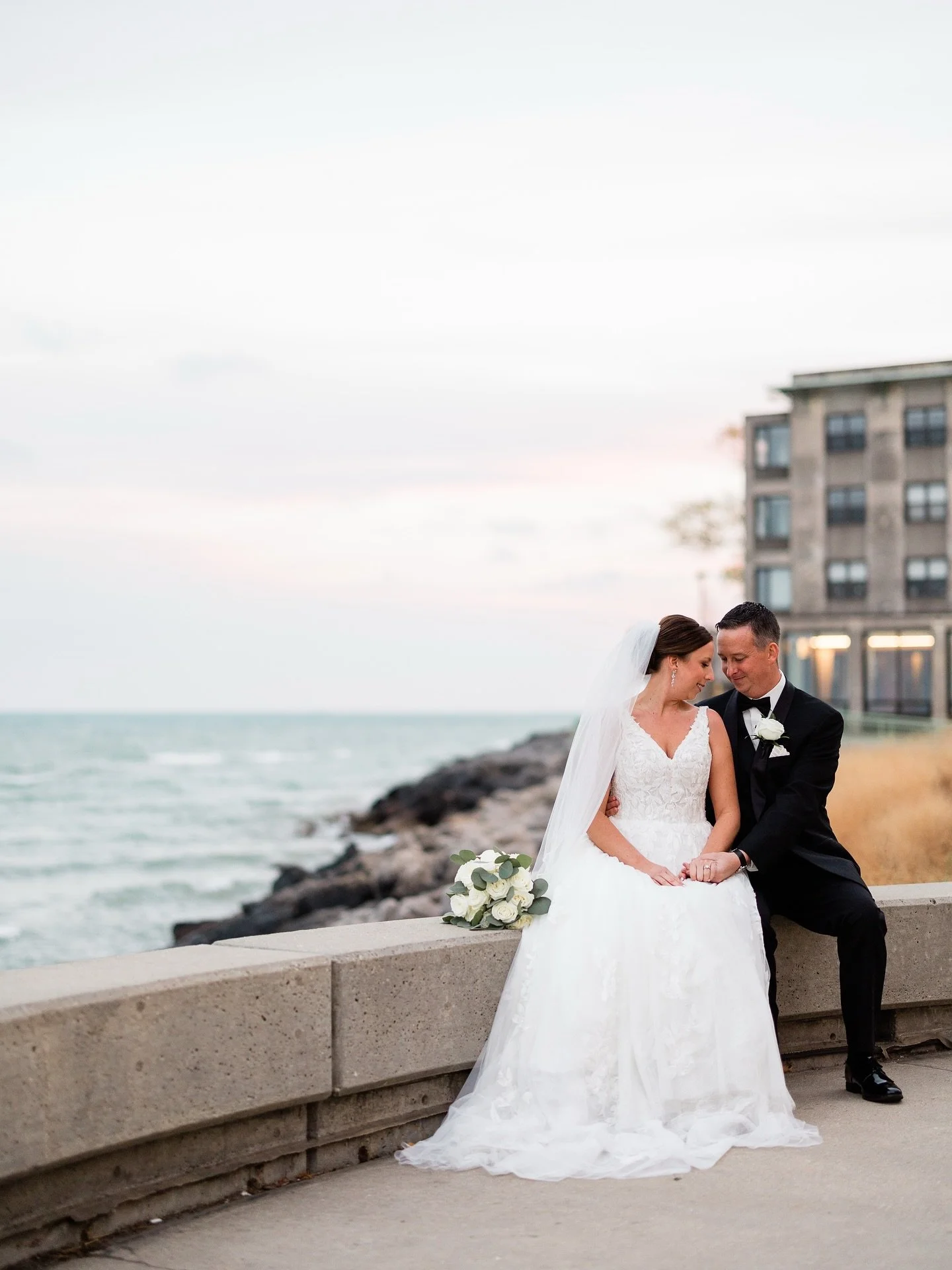 A year of love, a lifetime ahead and now their sweetest chapter begins with the arrival of their baby boy, carrying pieces of them both.
What a gorgeous journey to witness. 🤍✨

Happy Anniversary Meg &amp; Kevin!

Photography: @foxandivory 

#Chicago
