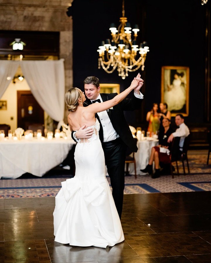 If there is one thing I&rsquo;ve learned in 23 years of planning weddings, it&rsquo;s that &ldquo;Classic&rdquo; never goes out of style, but adding a satin bow makes it a whole lot more fun! 🎀✨

We took over the Union League Club of Chicago and tur