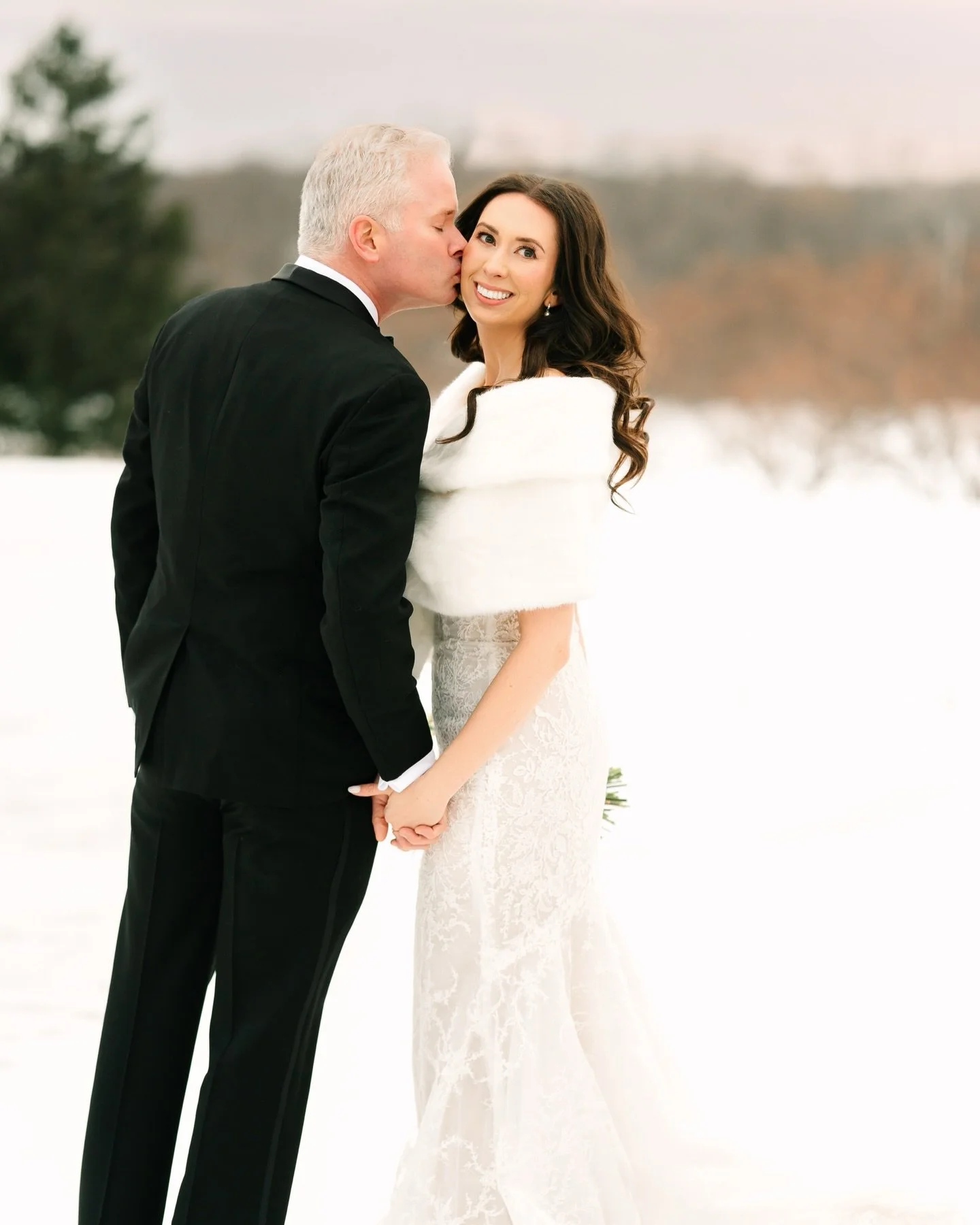 A Chicago winter wedding isn&rsquo;t about braving the cold.  It&rsquo;s about trusting that love shows up even stronger when wrapped in quiet, intention, and timeless elegance.

Winter brides, do you often carry a quiet fear no one says out loud?

W