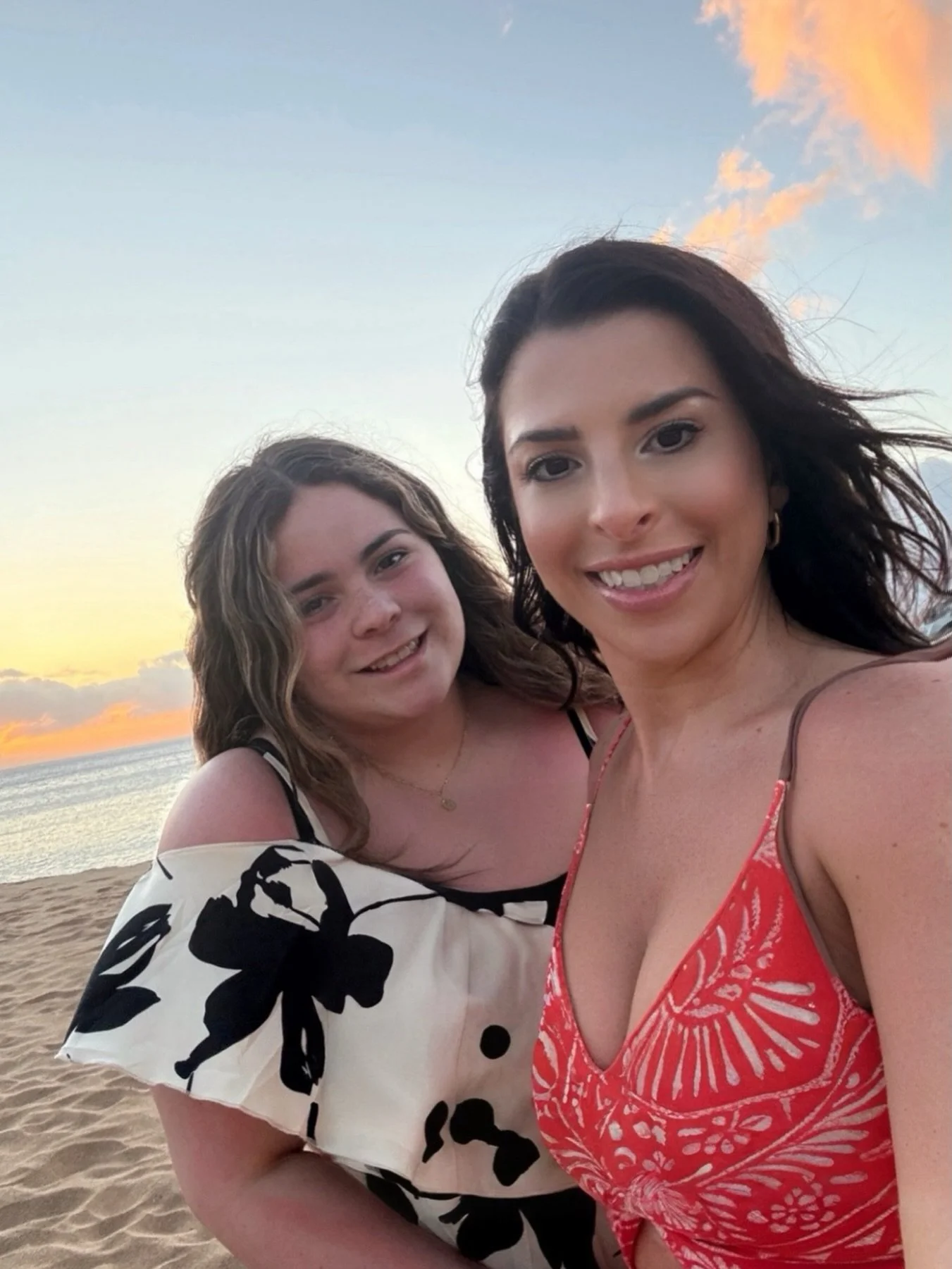 Aloha from Maui 🌺✨

This week, Bella and I are soaking up the sun in Hawaii, while my other girl is off making amazing memories of her own in Washington D.C.🤍

This was a totally last-minute trip I booked for us to get a much-needed break. Those wh