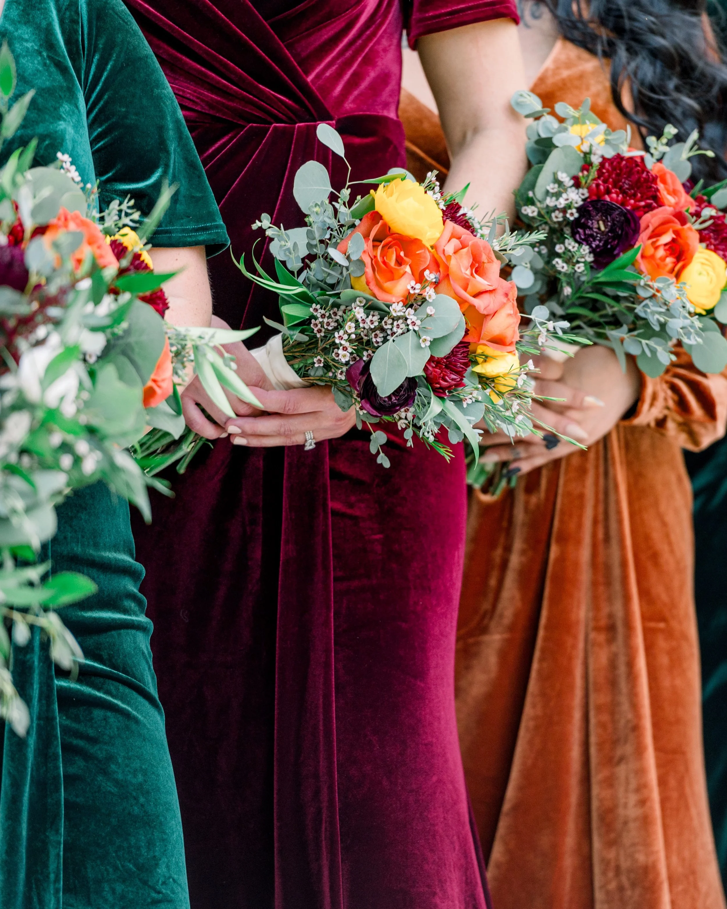 Okay, but these VELVET dresses?! 🧡

Emerald. Burgundy. Rust. I&rsquo;m swooning! 😍This fall wedding color palette has my heart. 

Amanda + Jeremy&rsquo;s Cantigny Park wedding was proof that going bold with color is always a good idea! 

I need to 