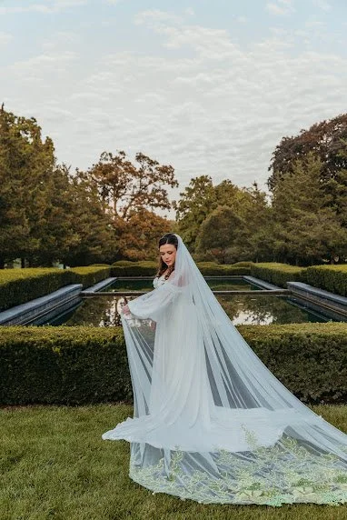 bride at east lawn garden in cantigny
