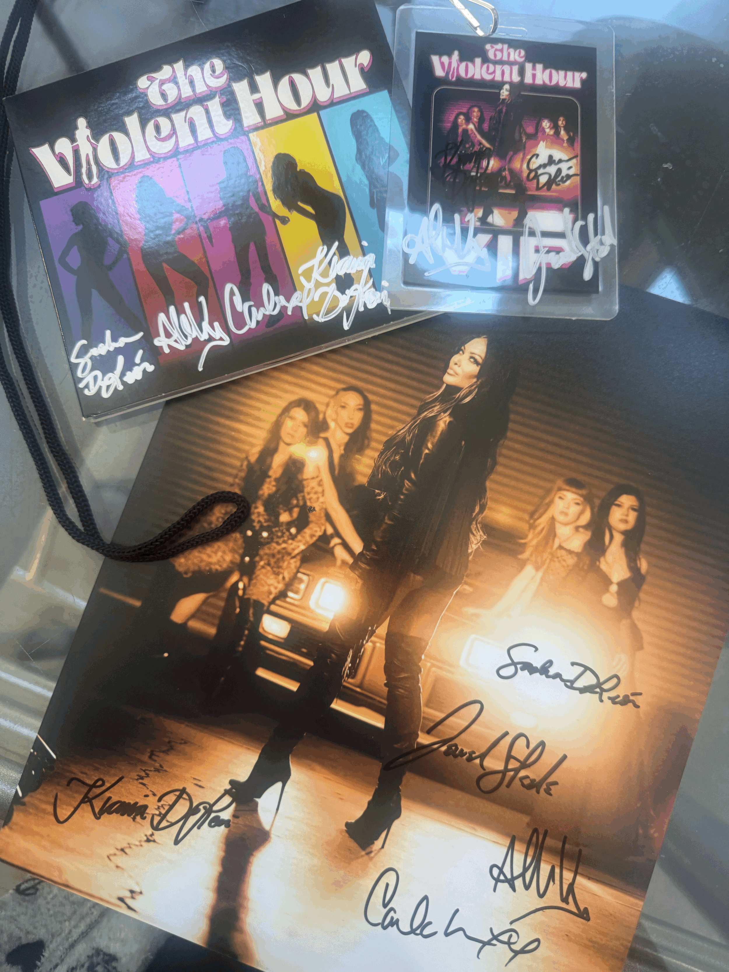 HOLLYWOOD TAKEOVER EXCLUSIVE BUNDLE