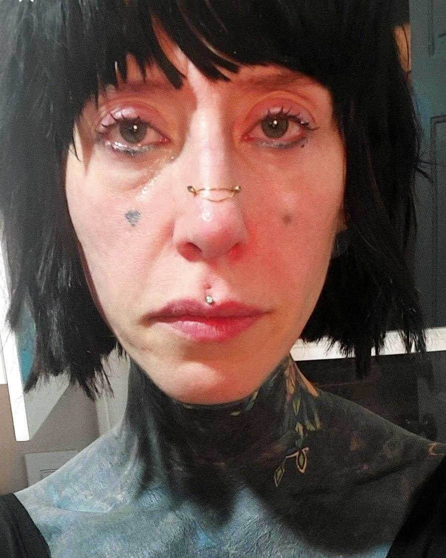 FUNERAL SELFIE – Post the Grief. Bury the Ghost.