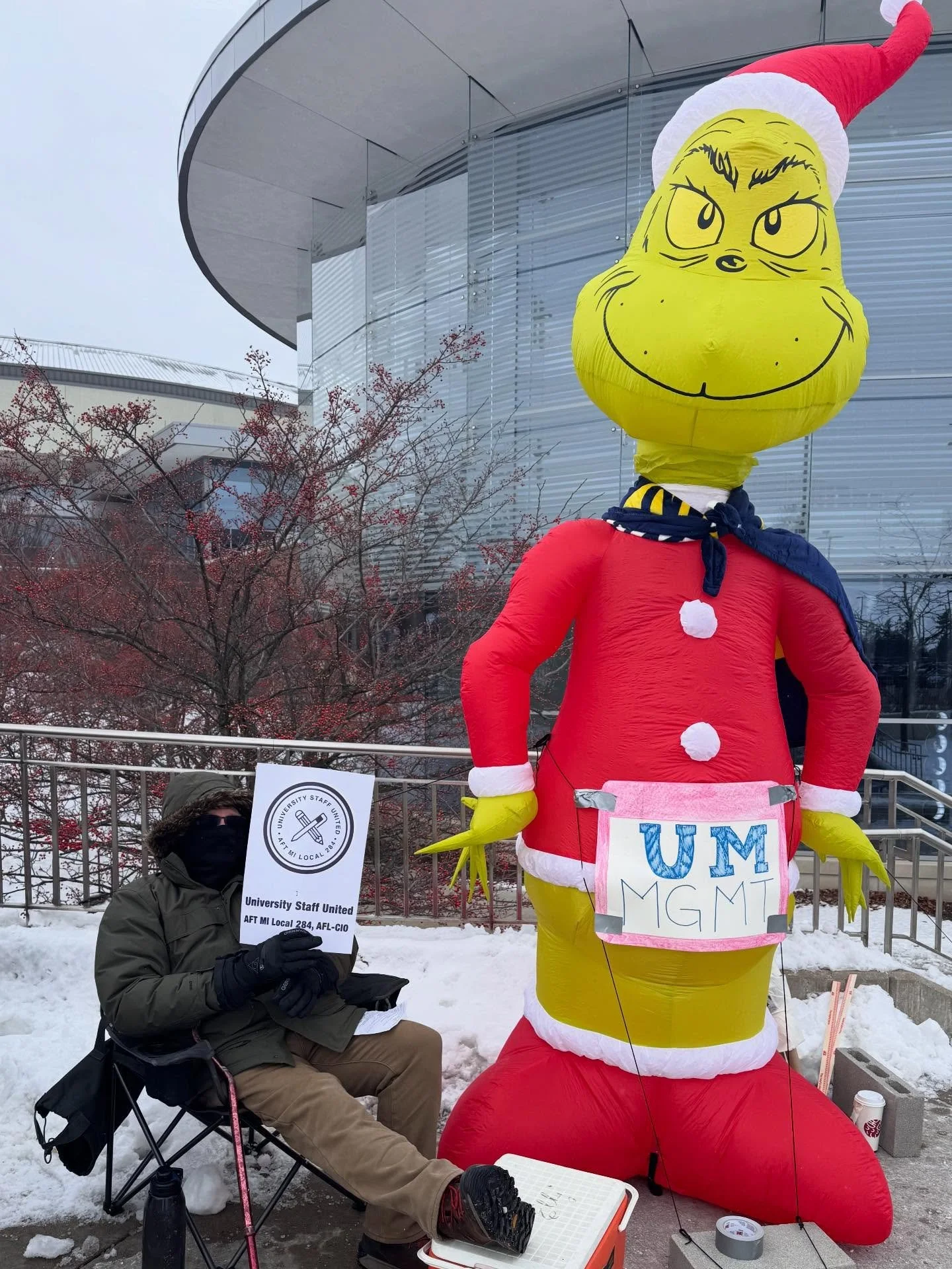 🪧 One Percent Is NOT ENOUGH 🪧

Our favorite signs from @universitystaffunited&lsquo;s picket on Sunday at winter commencement! Solidarity with UM workers fighting for fair wages, dignity, and respect!!