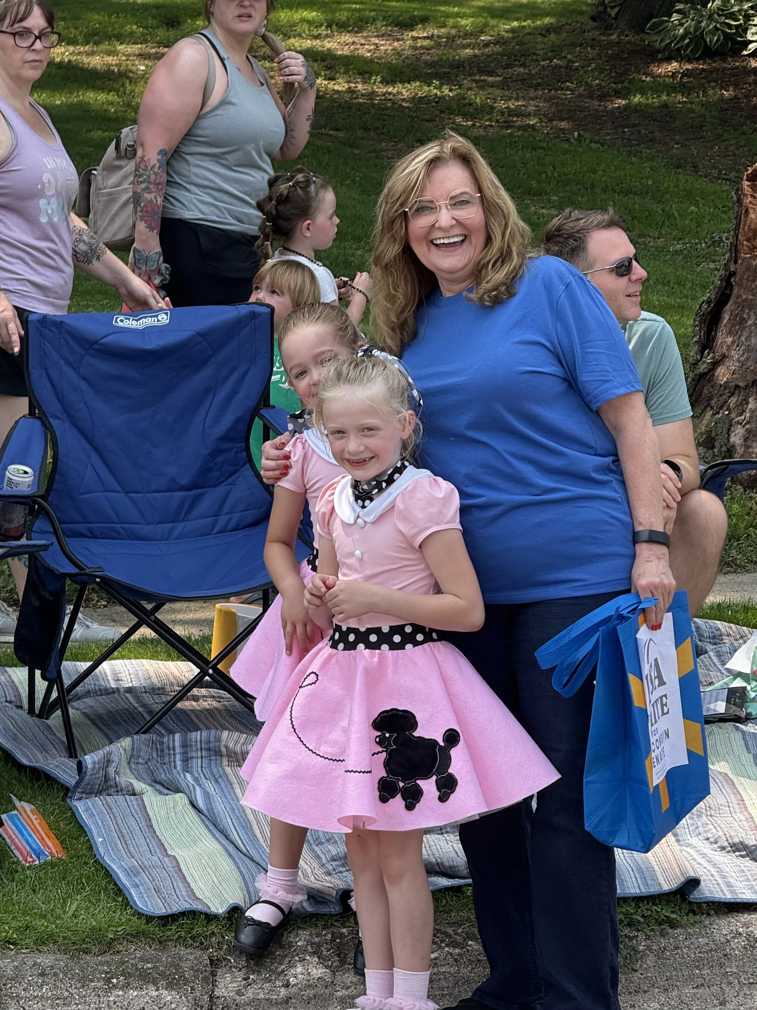 Parade poodle skirt twins.jpeg