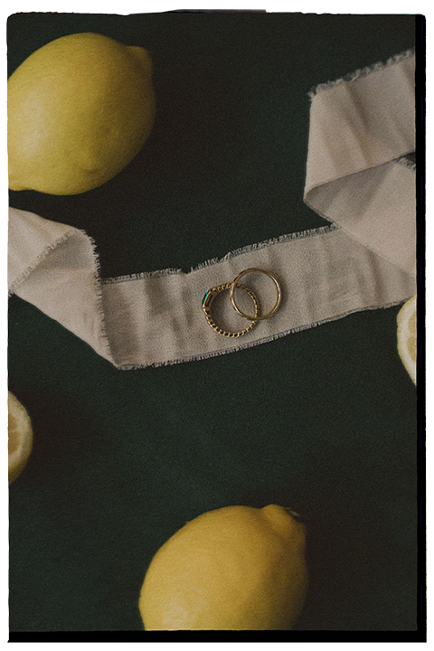 wedding details of rings in Italy