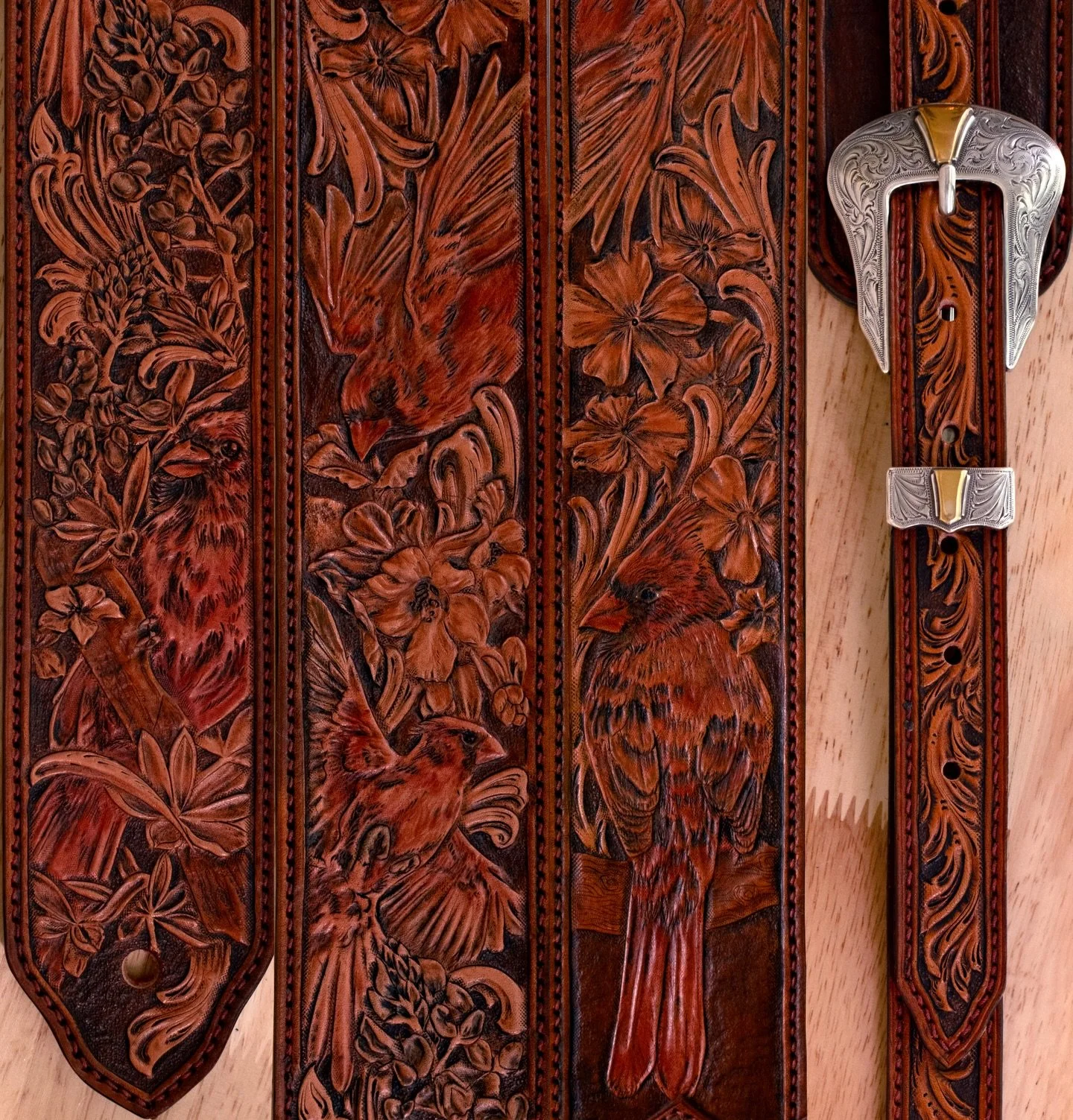 The realization I never posted the final full tooling photo of the Texas Birds guitar strap! You can grab it if you want to treat yourself, but most importantly I&rsquo;m so happy to be showing you all! More to read here👇🏼

After all these years of