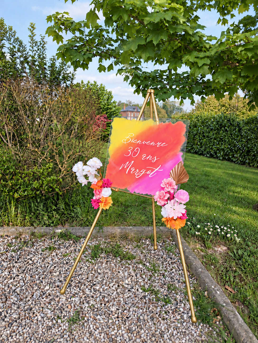 location-chevalet-tripode-dore-169cm-maison-rilo