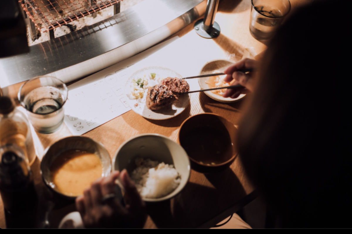 Why I Waited 90 Minutes at 7:30am for Hamburger in Kyoto