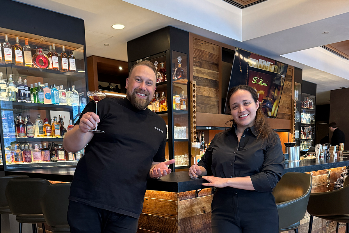 Mates on Crates Feat. Rocio Mogollon