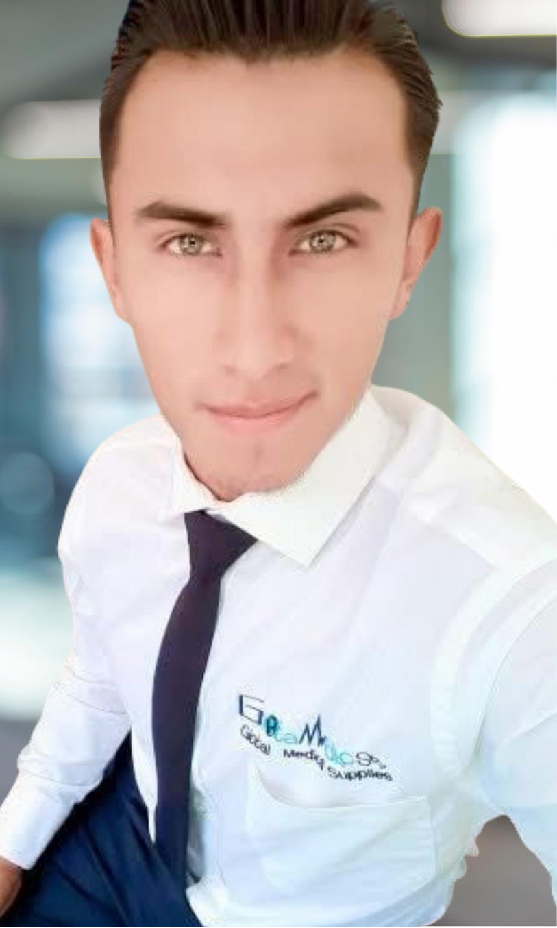 Diego Garcia(Creative Director)