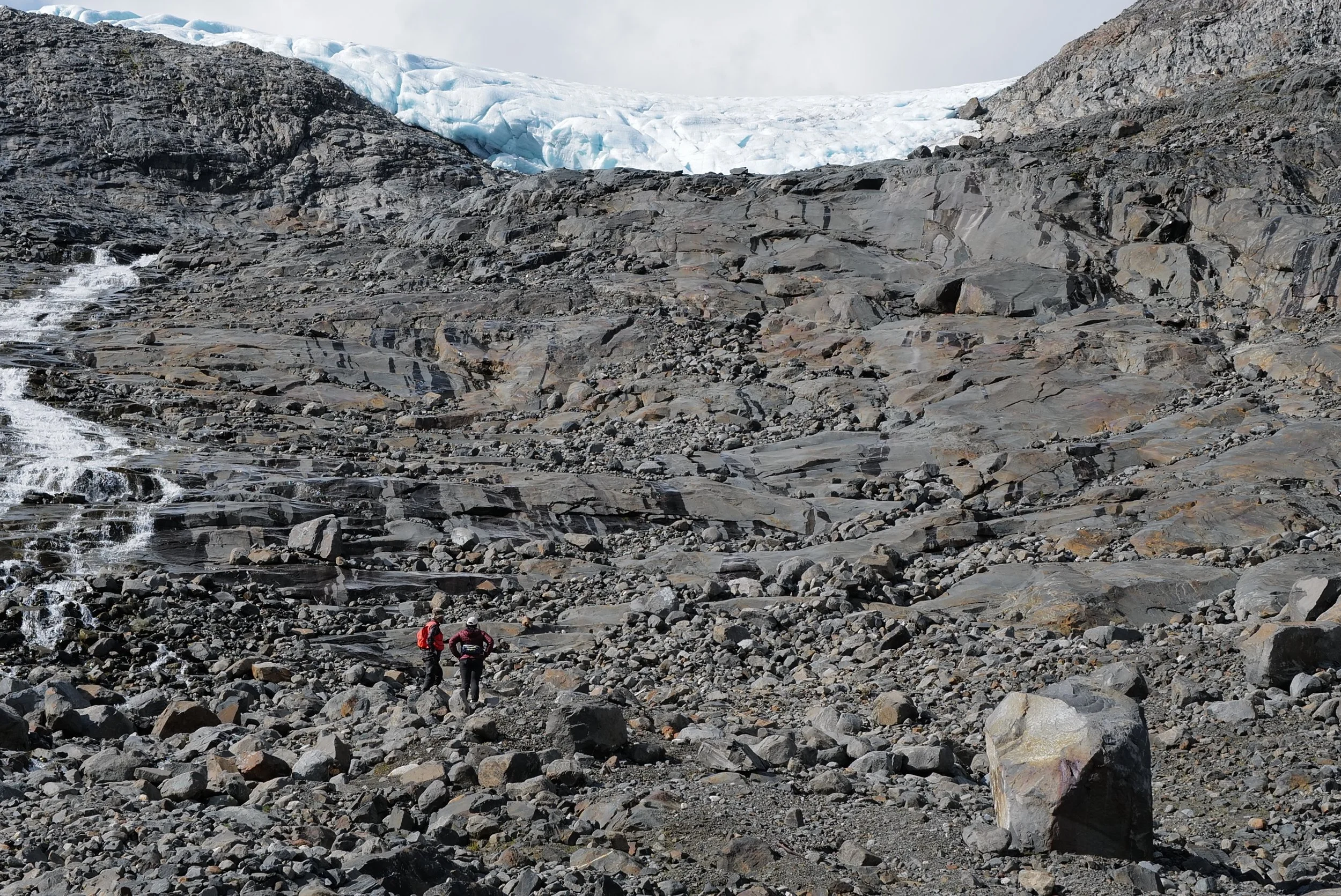 Stidying glacial rock coatings in Sweden