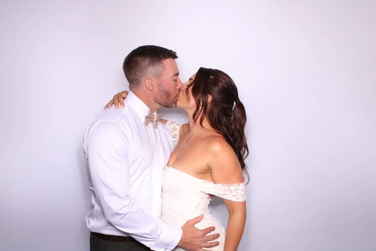 Bex and Dane ❤️ #centralcoastweddings #newybooth #huntervalleyweddings #openbooth #christmasparties #weddings #theolivegrove #party#photobooth#levelupbooths#sydneyweddings#weddingvendors