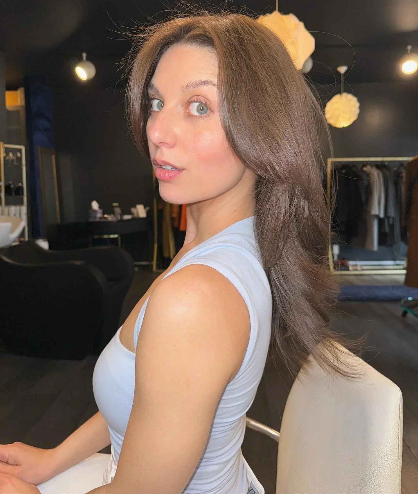 Memorial day is almost here, come and see us !! By @krystalhair_nyc 
&bull;
&bull;
&bull;
&bull;
#jetsetsalon #hair #bksalon #layeredhair #fyp #explore #booknow #like #follow