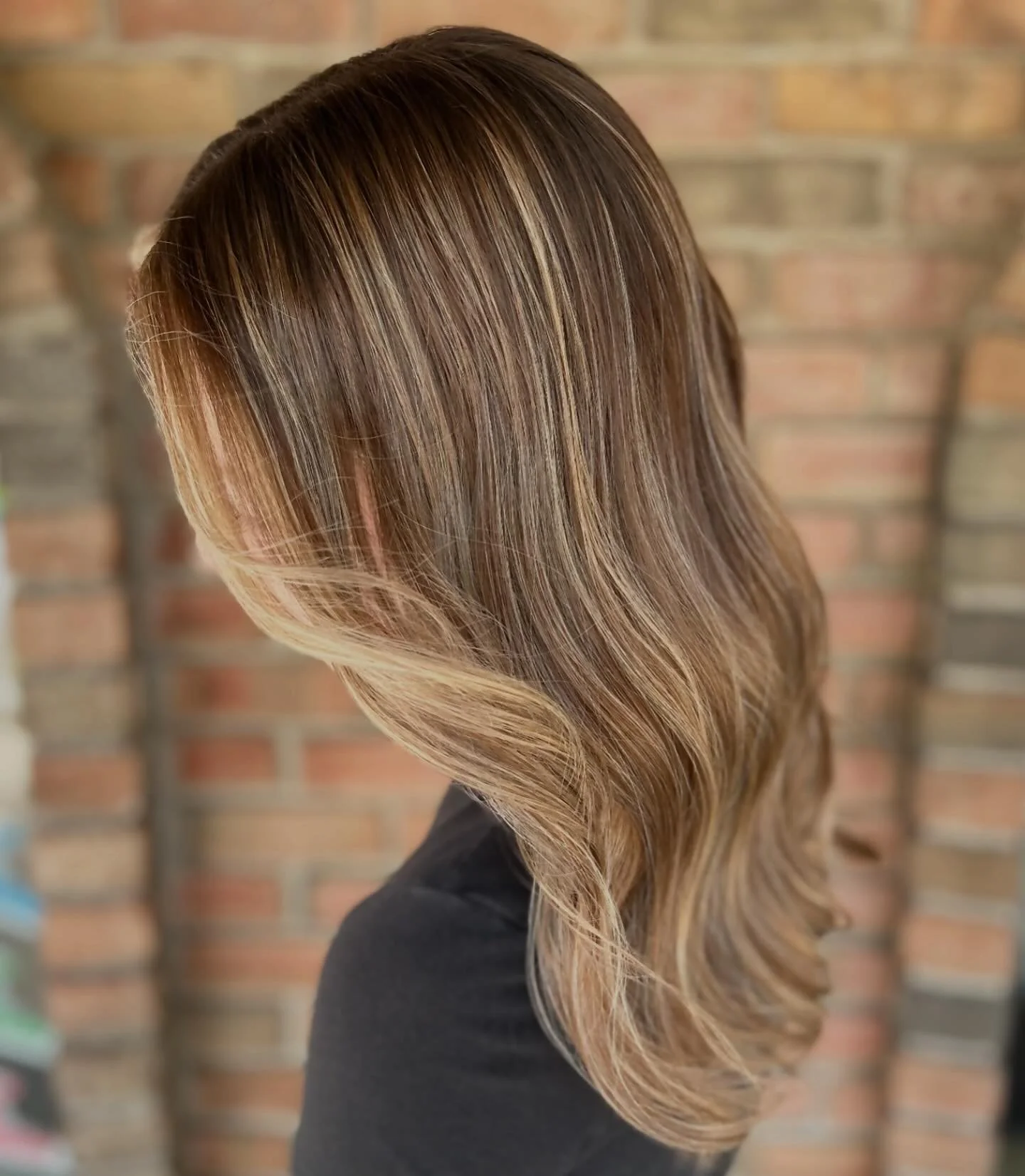 Toasted coconut 🥥 

&bull;

We took Makenna from a solid brunette to a dimensional blondie 🤎

#michiganhairstylist #balayage #michiganhair #avedaartist