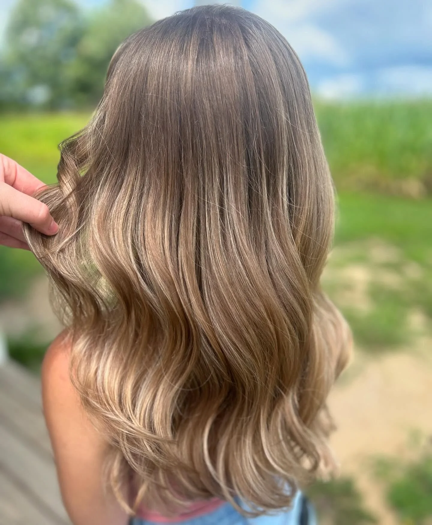 Engagement shoot ready 💍 📸

&bull;

Engagement picture hair for my bestie girl!! We brought her balayage up and gave it a trim 🤍

Toned with Redken Shades EQ 9M 9GI 9P

#michiganhairstylist #balayage #redken #redkenshadeseq