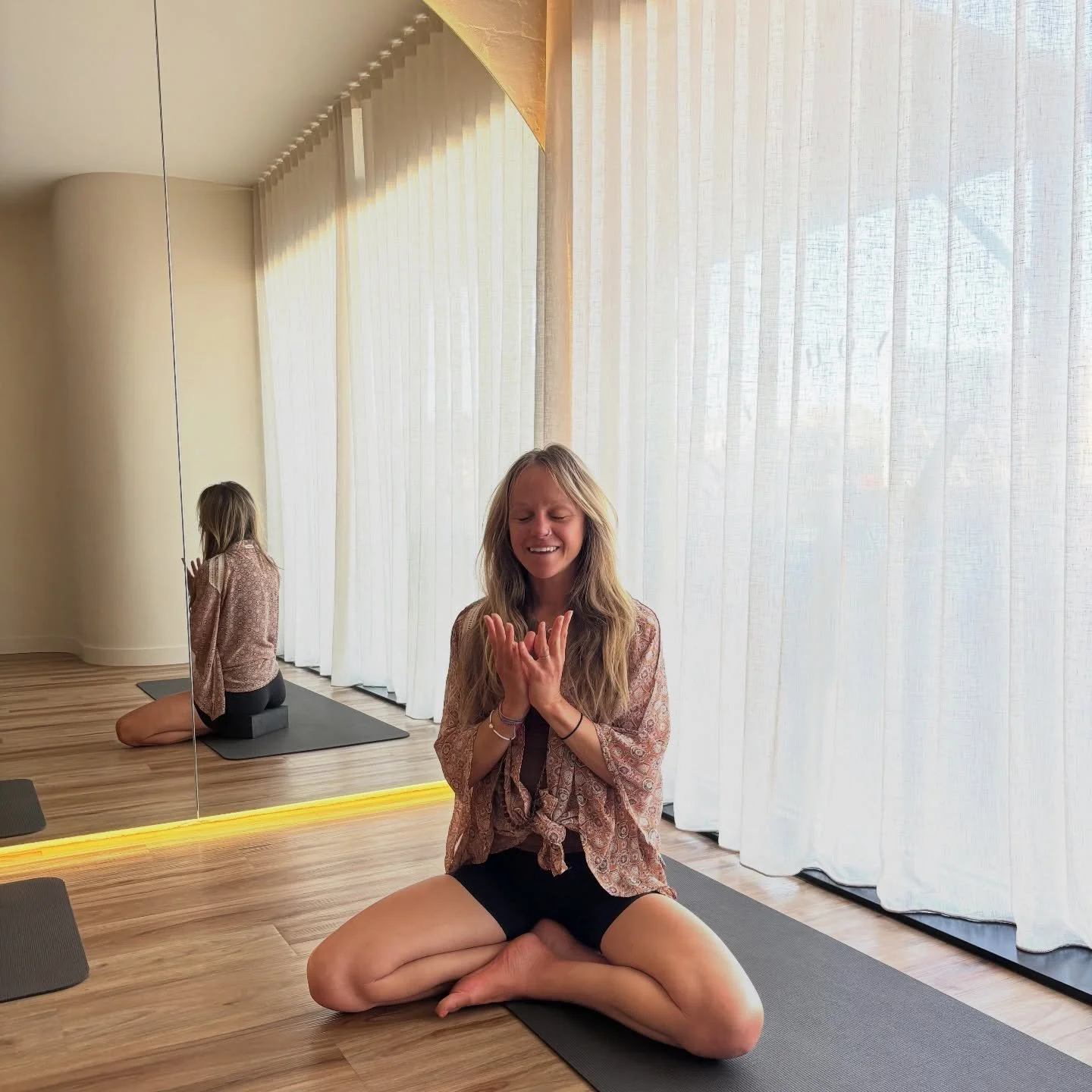 Sarah
@sarahkjury 
If you haven&rsquo;t already&hellip; set your alarm ⏰ for this absolute gem of a human.

Every Tuesday morning with Sarah:

🧘&zwj;♀️ 5:30am Vinyasa
🔥 6:45am Hot Mat Pilates

Sarah holds space like no other, calm, grounding, and d