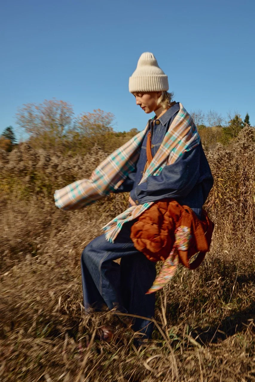 Tuque laine beige foulard à carreaux ensemble denim foncé.jpeg