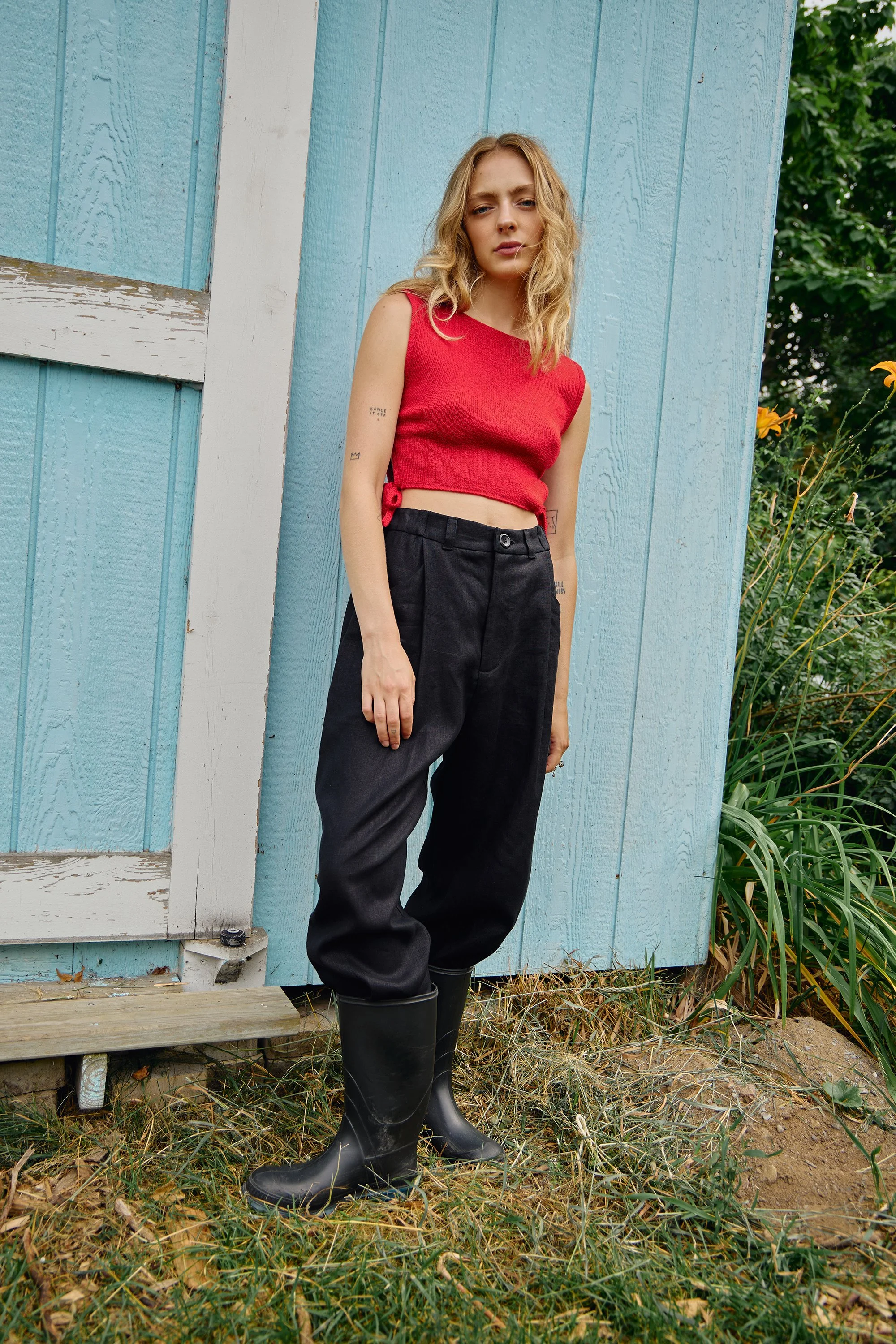 black linen pants barrel shape marci montreal canadian designer.jpg