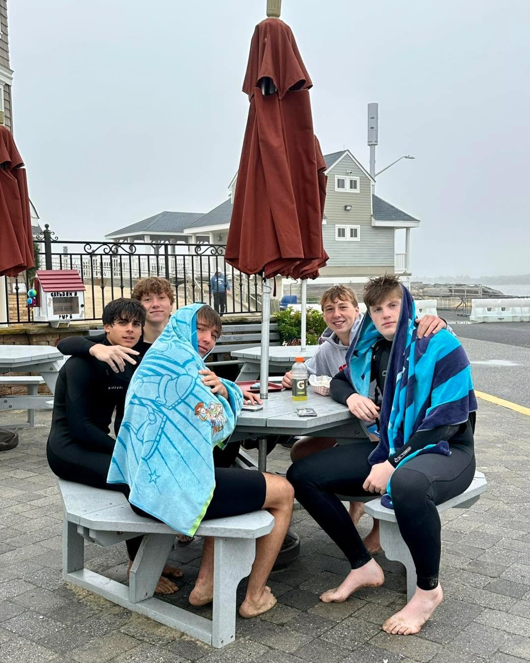 Rain? What rain. 🌊🌧️
Soaked and freezing but still out there catching waves.
.
.
.
#surfcrew #rainydaywaves #postsession #coldwatersurf #beachday #carlsoncorner