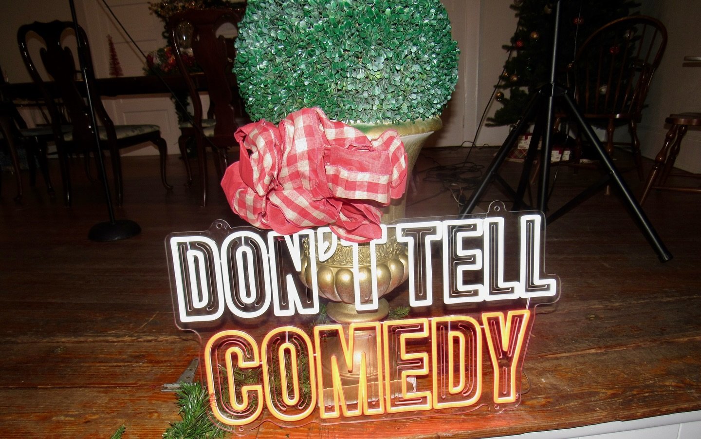 Carlsons Corner is excited to be bringing live comedy to Manasquan all year long. A packed house and nonstop laughs made our first event a great success. 

Follow us to learn more and stay updated on upcoming shows🎤