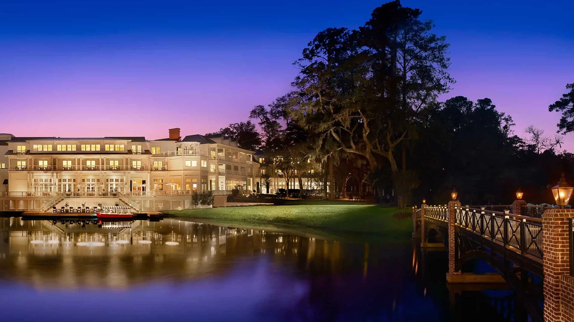 palmetto-bluff-hotel-1920x1080.jpg
