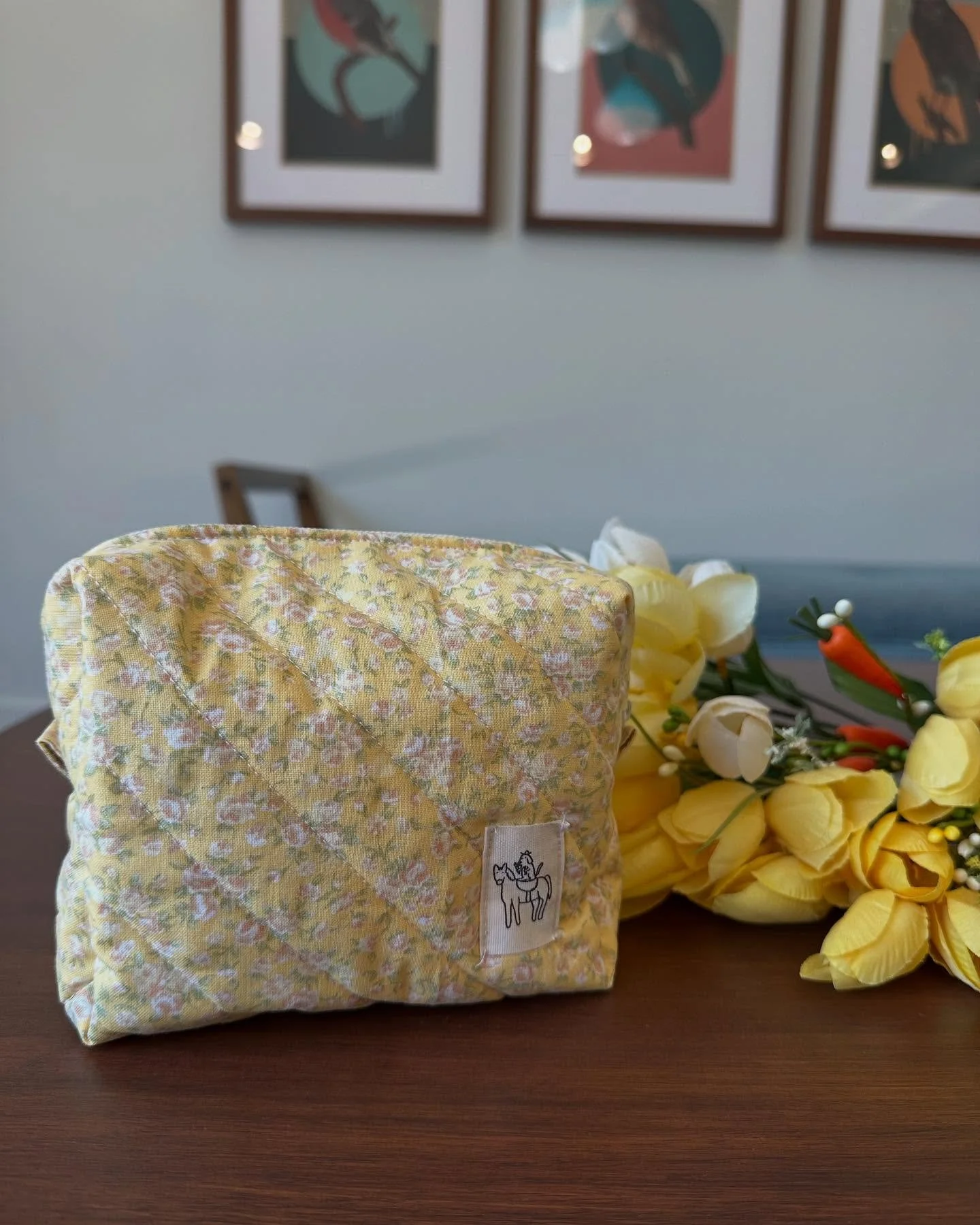 Spring is on its way 🌼

#spring #makeup #makeuppouch #pouch #bag #makeupbag #toiletrybag #convenient